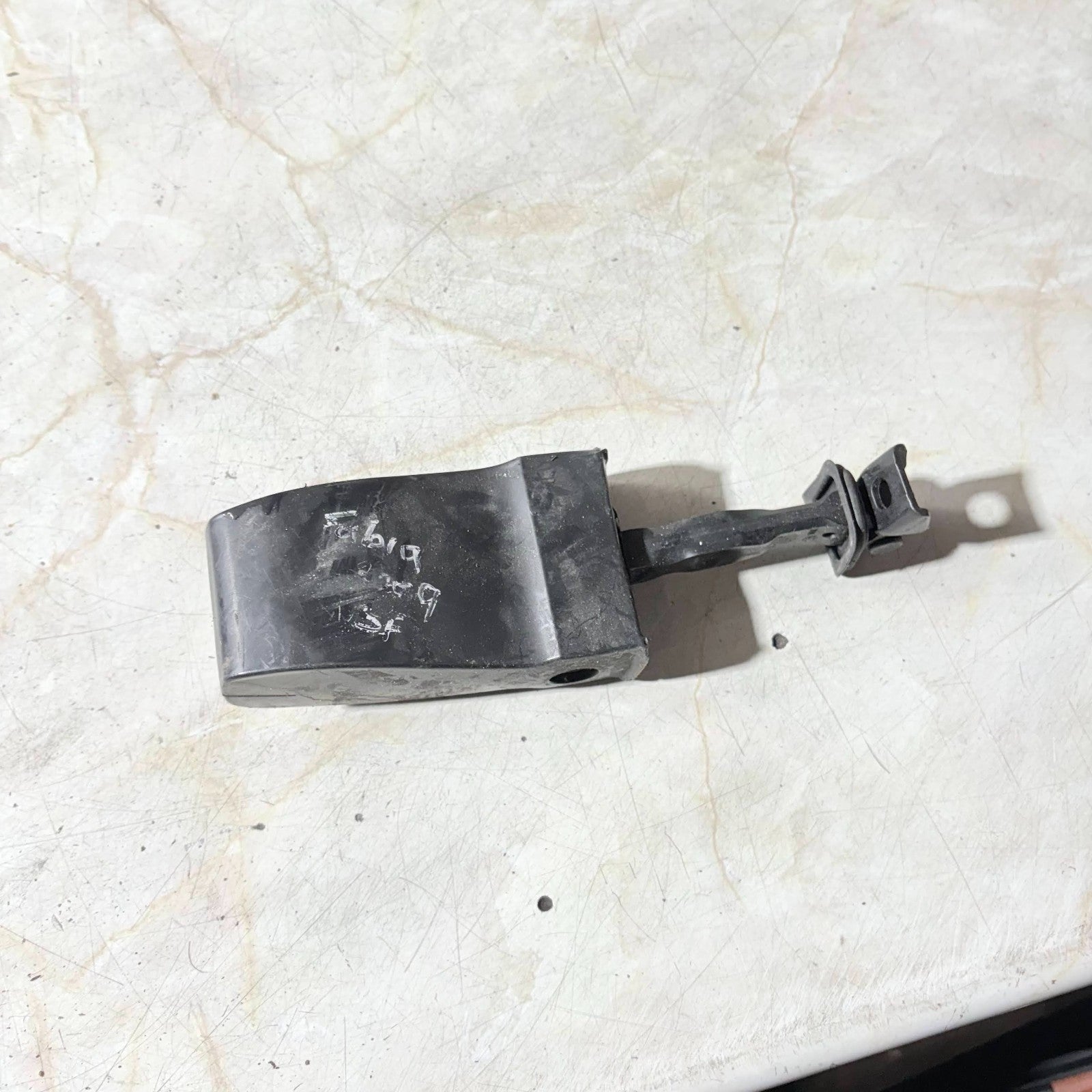 2007-2014 SKODA FABIA LEFT PASSENGER SIDE FRONT DOOR CHECK STRAP STOPPER