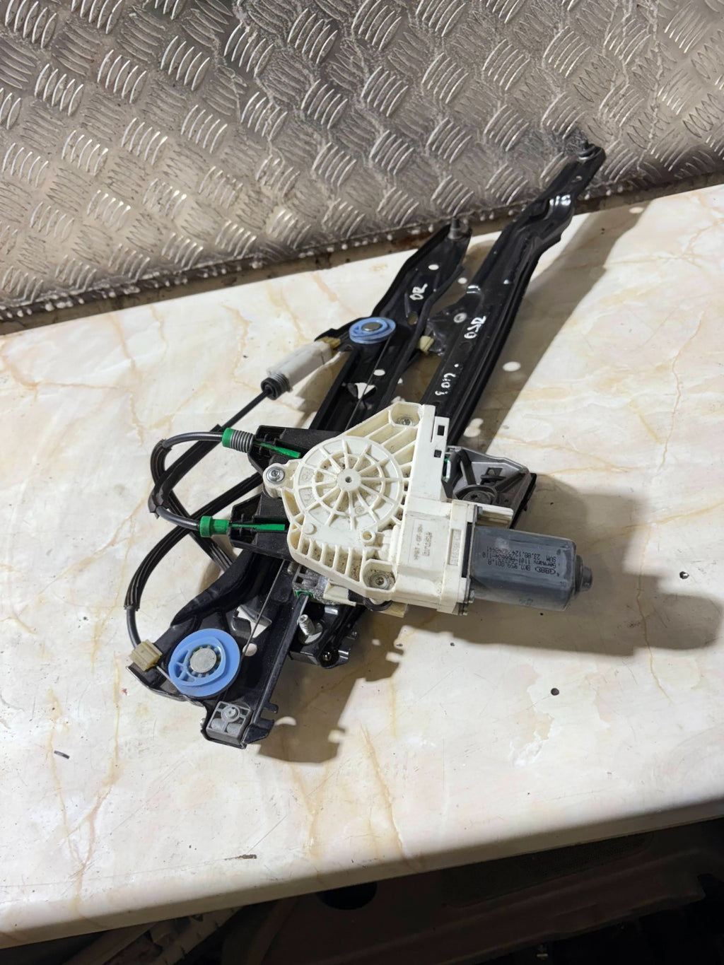 AUDI A5 B8.5 2012 WINDOW REGULATOR OSR 8K0959801A