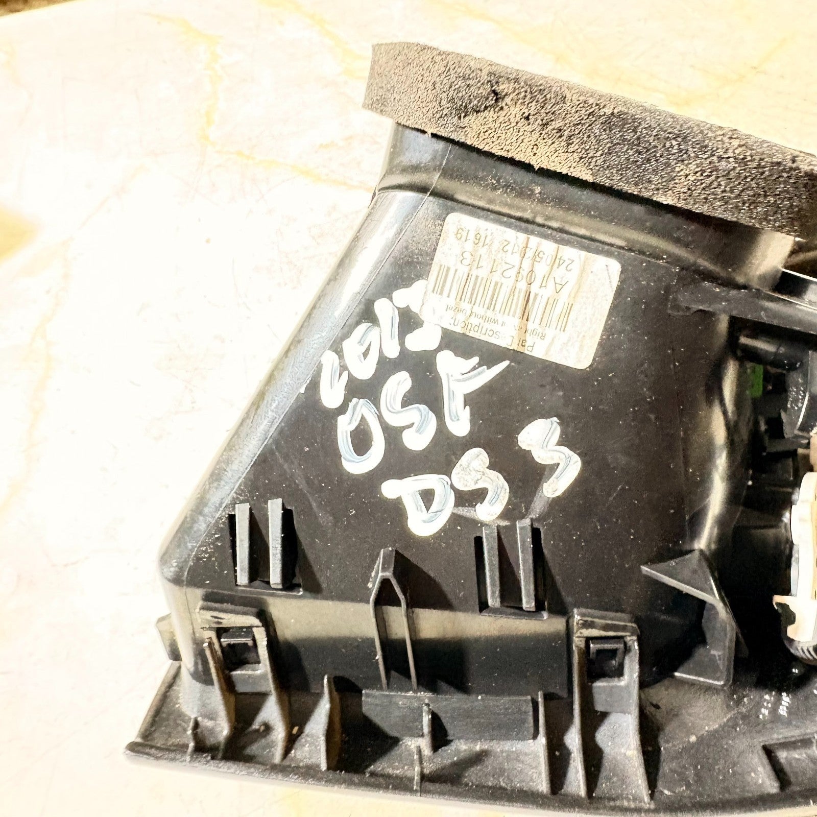 2009-2016 CITROEN DS3 FRONT RIGHT DRIVER SIDE DASHBOARD AIR VENT A1092113