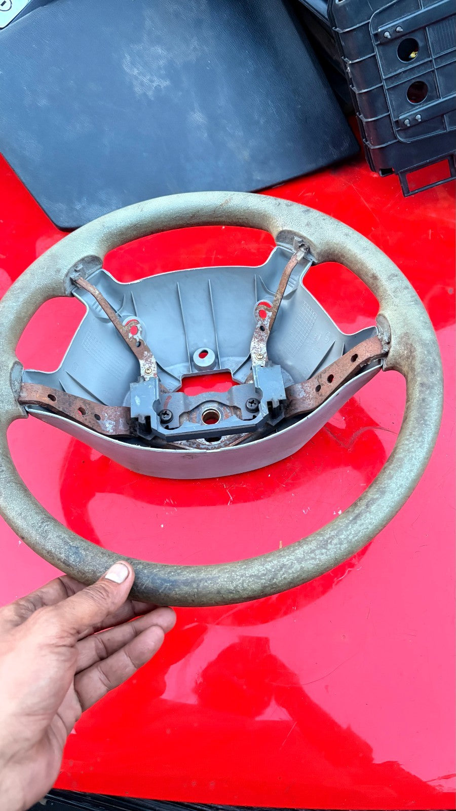 KIA SEDONA MK1 2004 4 SPOKE STEERING WHEEL