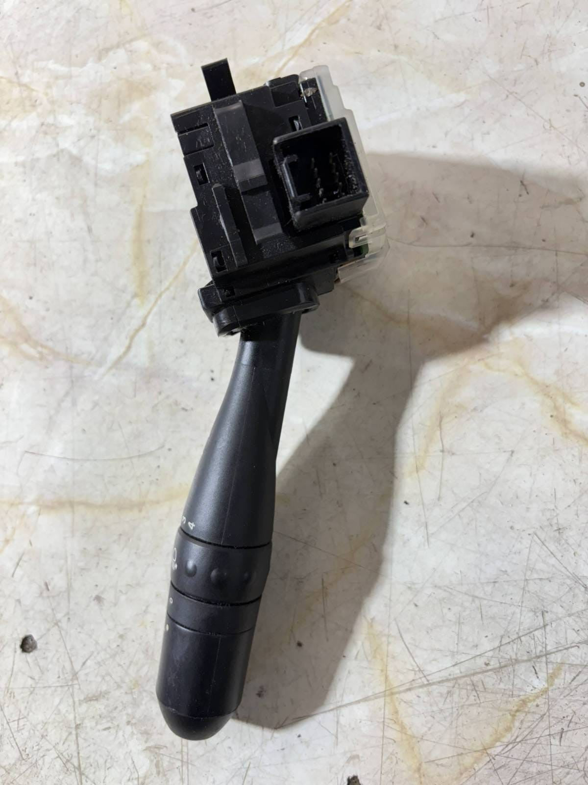 MITSUBISHI COLT WIPER STALK SWITCH 17E018 A379
