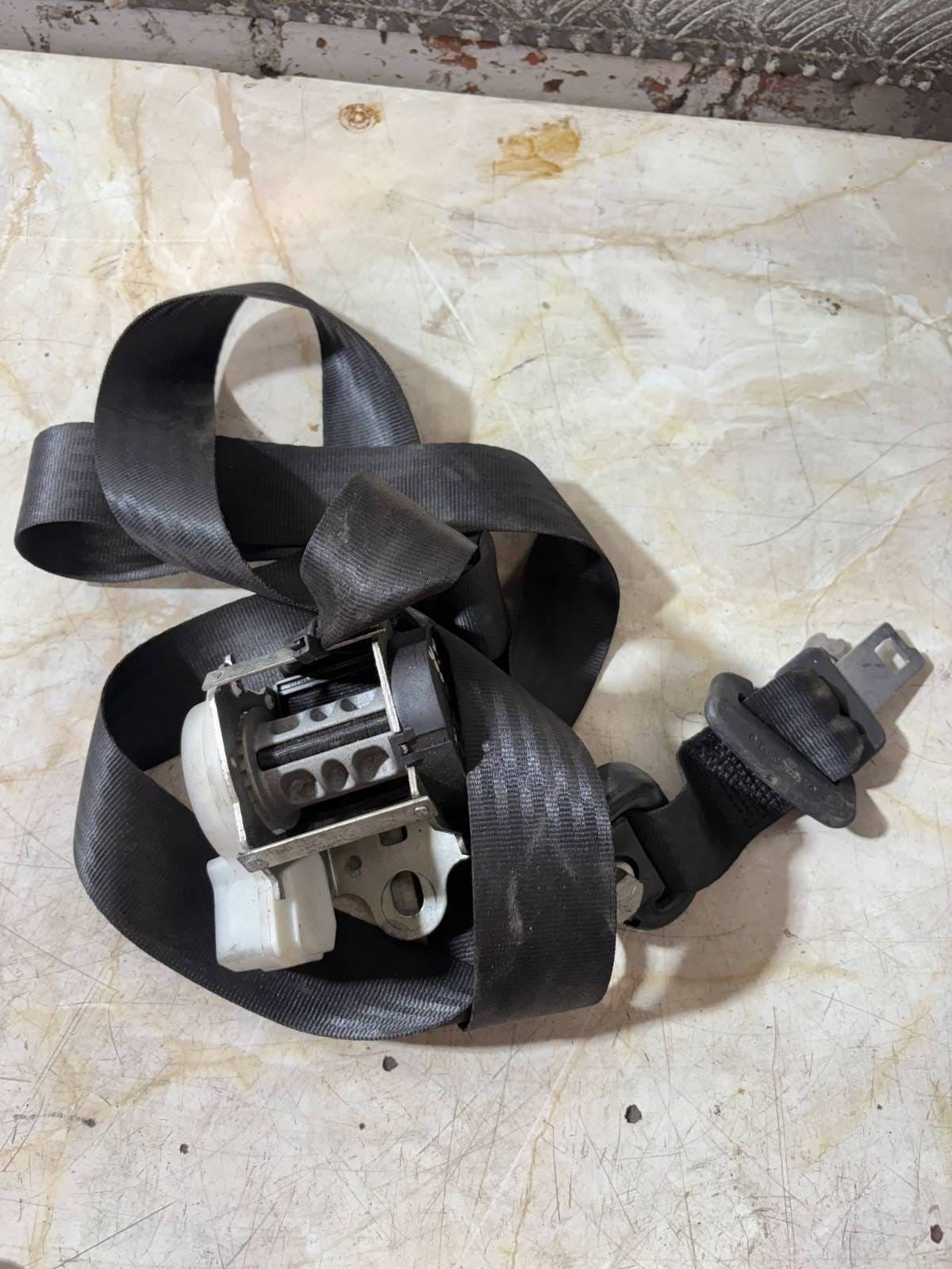 1001093N61 Seat belt-rear middle for Fiat Idea