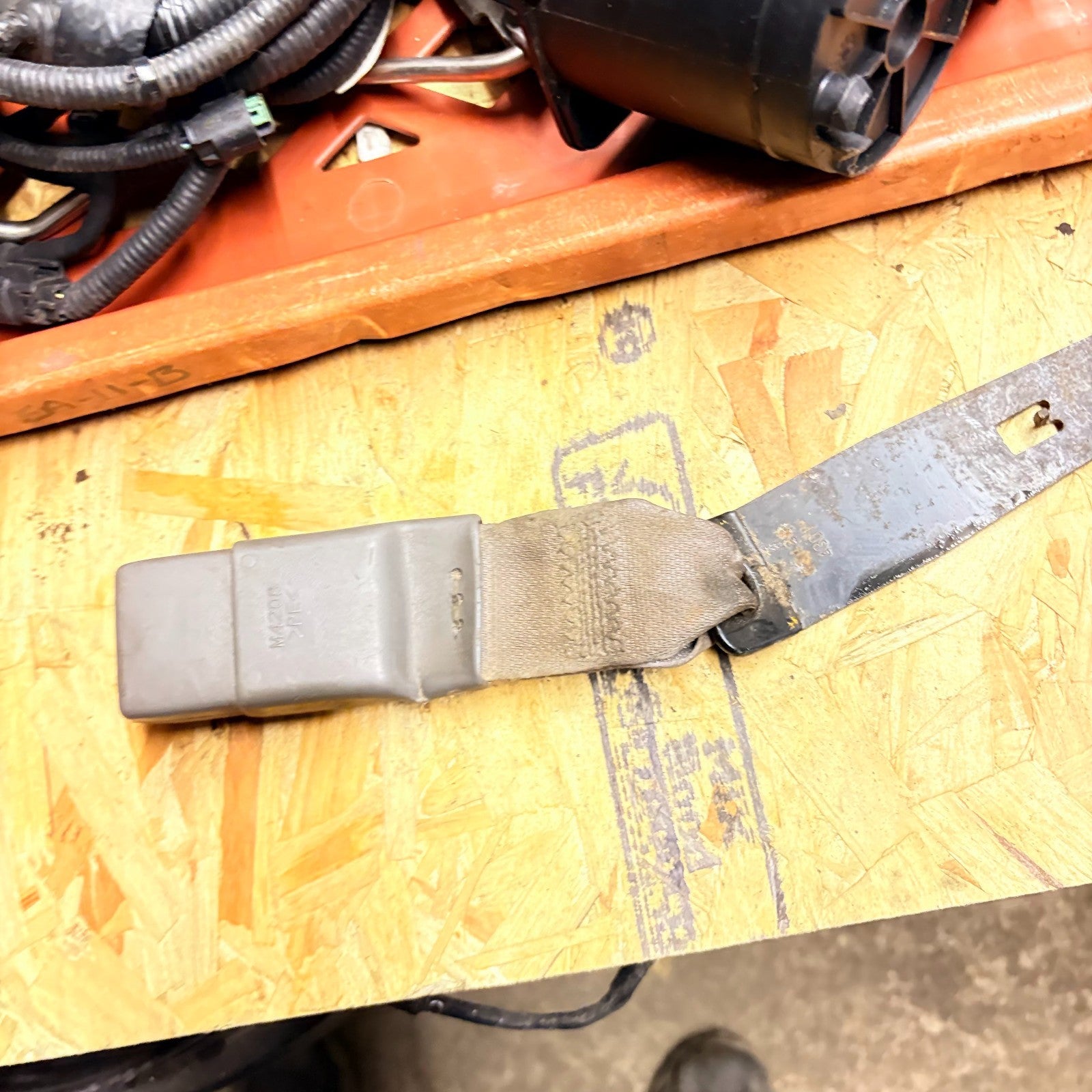 Toyota Dyna 2001-2011 Front Left Seat Belt Buckle