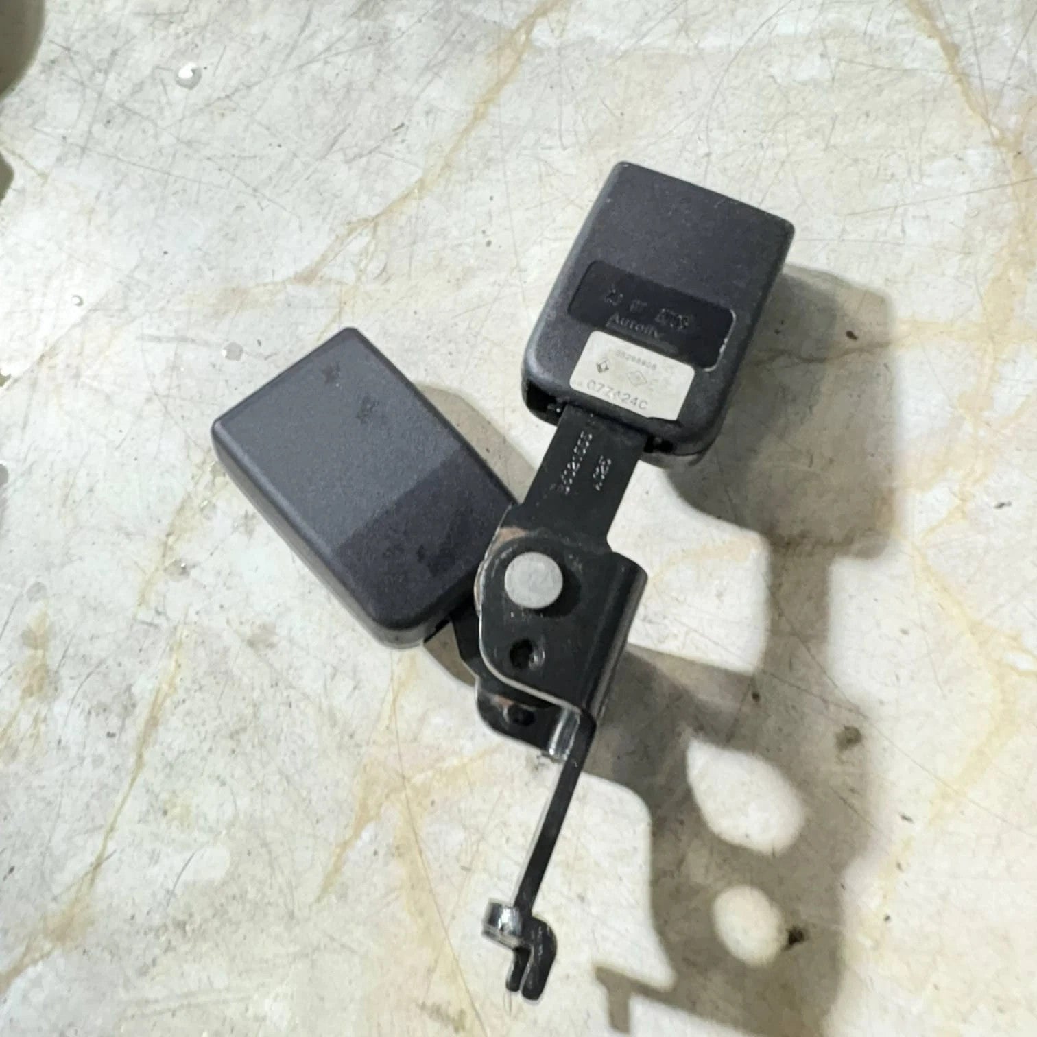 Renault Scenic II Mk2 2003-2009 Rear Centre Seat Belt Buckle Stalks Set 600172