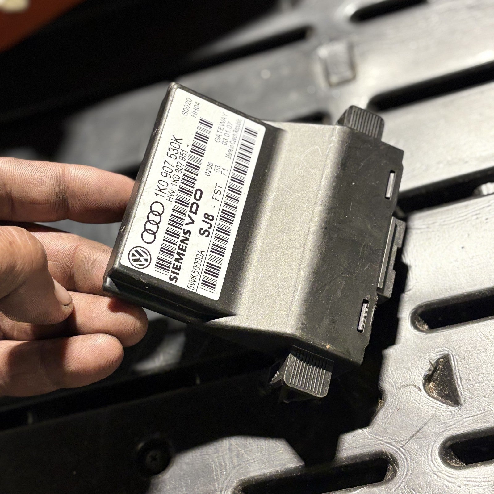 SKODA OCTAVIA 2004-2009 1Z Mk2 GATEWAY MODULE 1K0907530K