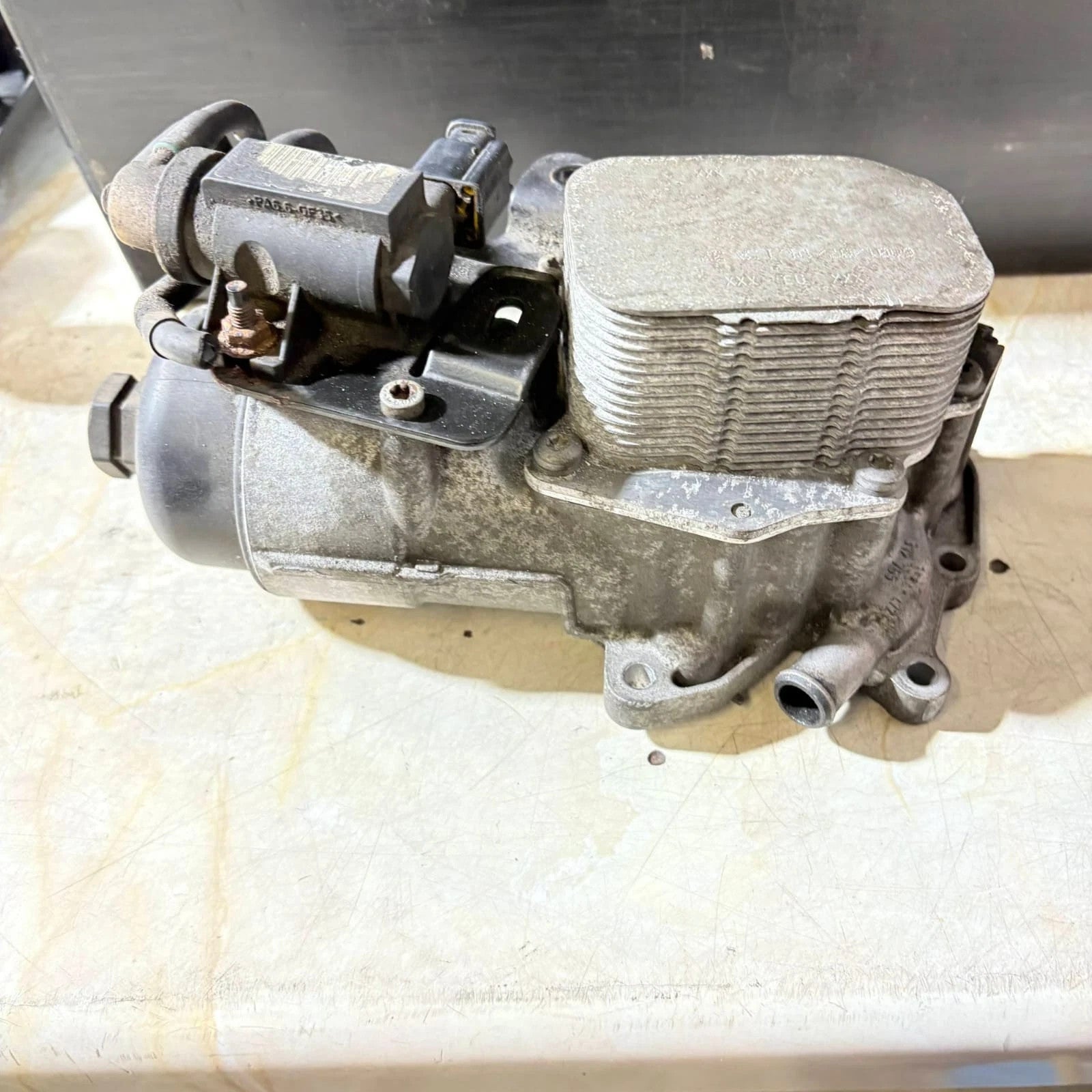 CITROEN C4 PICASSO MK2 1.6 DIESEL OIL FILTER HOUSING COOLER 312765