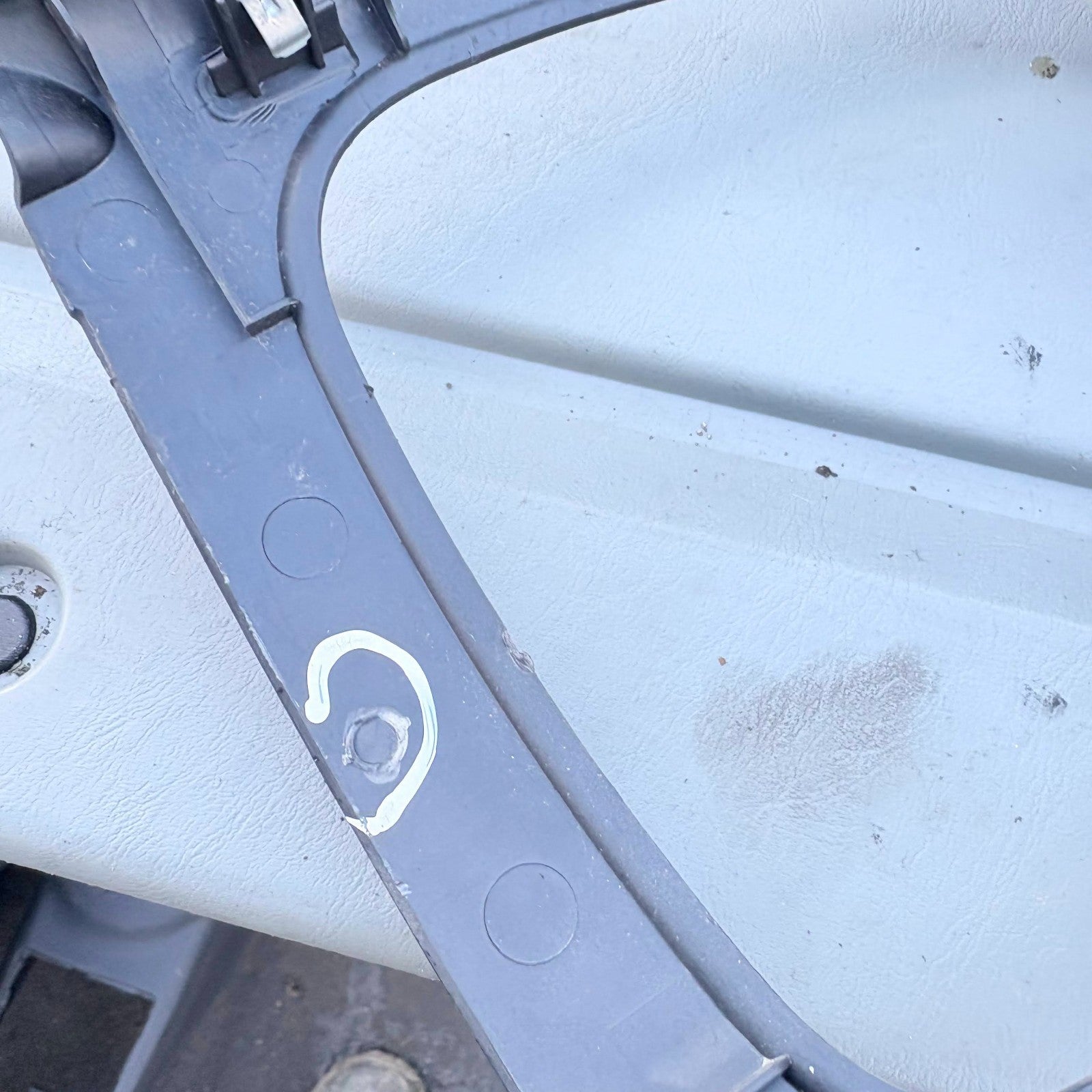 Nissan Qashqai 2004 Centre Console Arm Rest Cup Holder 96910 Jd000