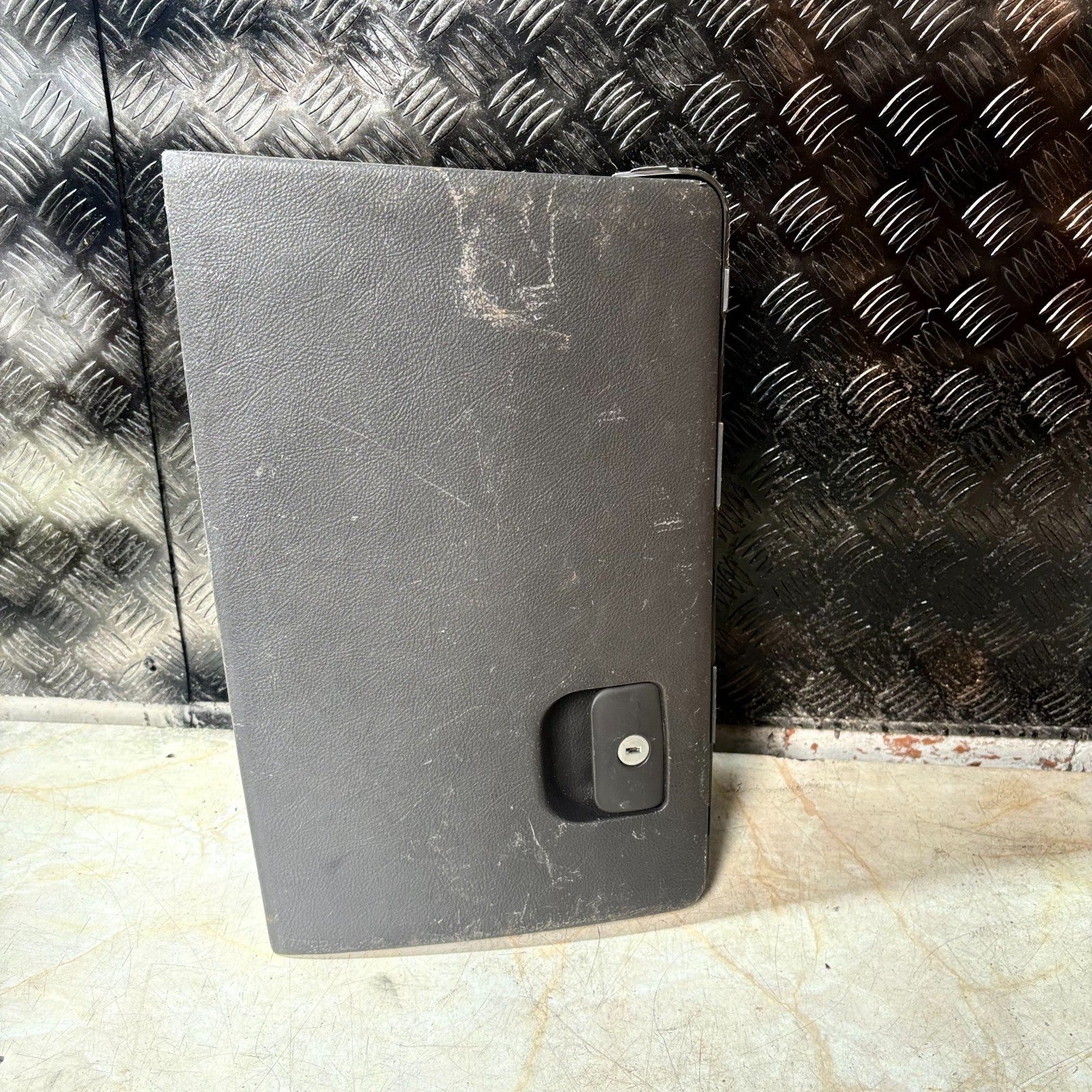 Hyundai Santa Fe MK2 2006-2012 Dashboard Glove Box Storage Assembly 84511-2B900