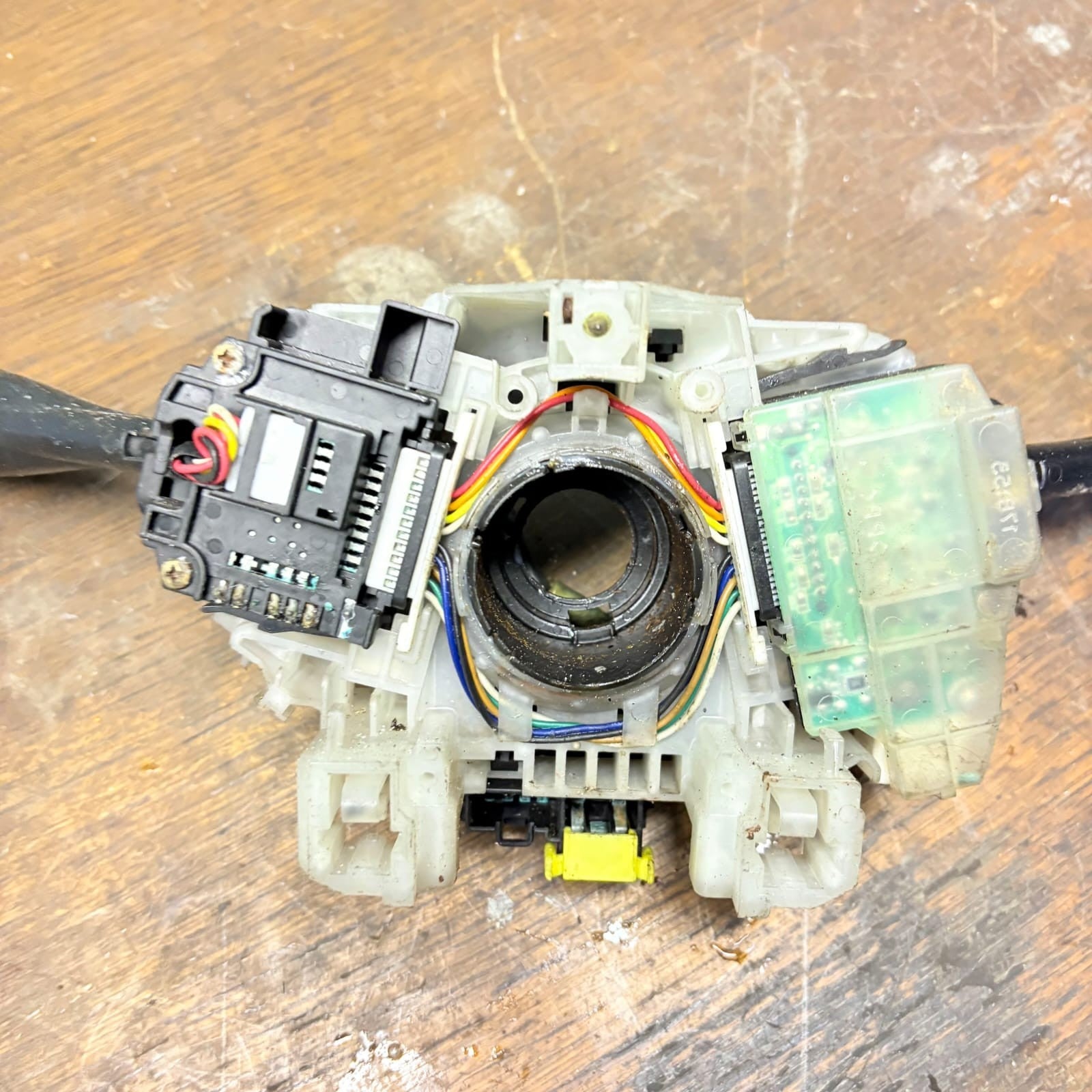 Mitsubishi Shogun 7 Indicator Stalks Headlight Control Steering Sensor 2003
