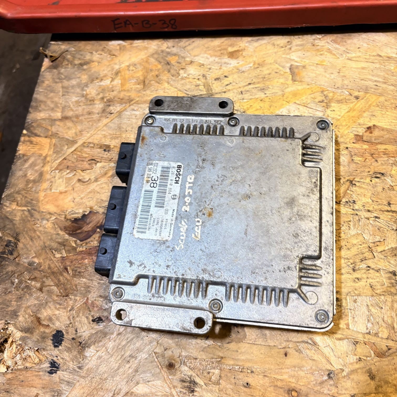 PEUGEOT CITROEN FIAT SCUDO DISPATCH 0281010884 9650931880 ECU ENGINE CONTROL