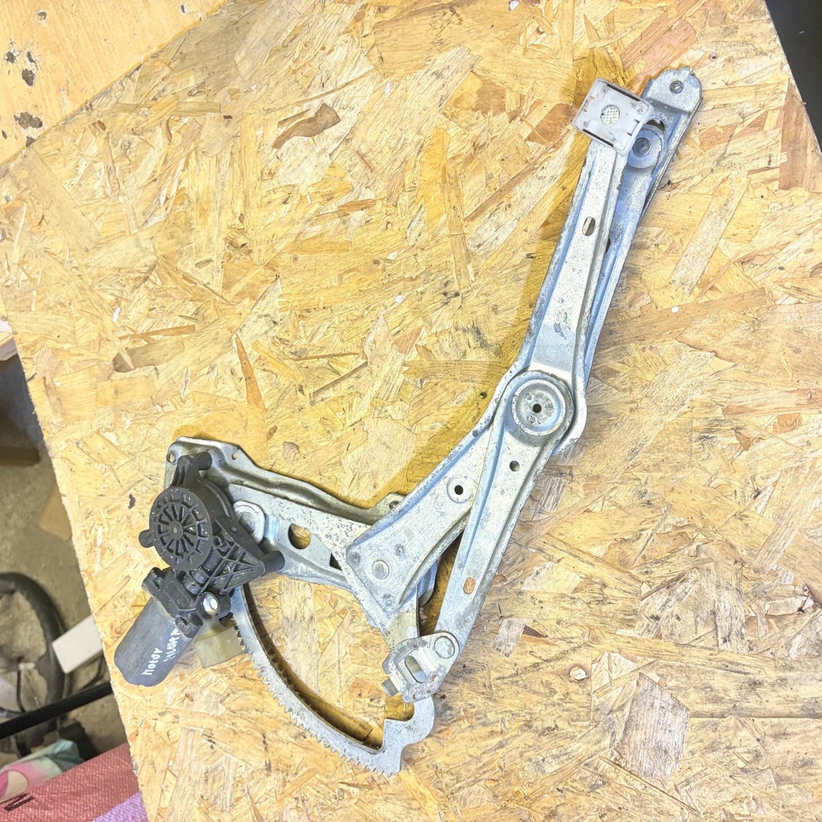 Mercedes C-Class W202 1993-2000 Front Left Window Regulator Motor Brose