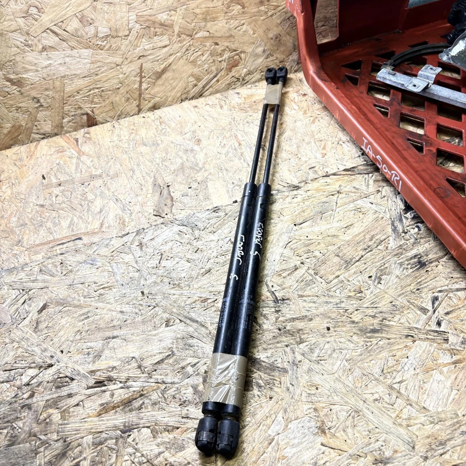 Mini Cooper Rear damper Gas spring rear damper KIA Sportage III SL Bj12