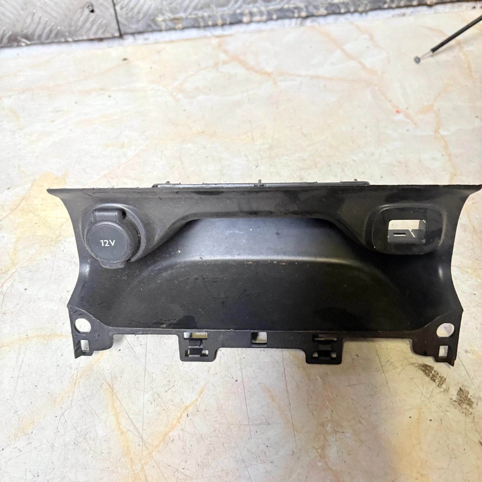 CITROEN C4 CACTUS 2016 FRONT MIDDLE CENTER CONSOLE TRIM PANEL COVER