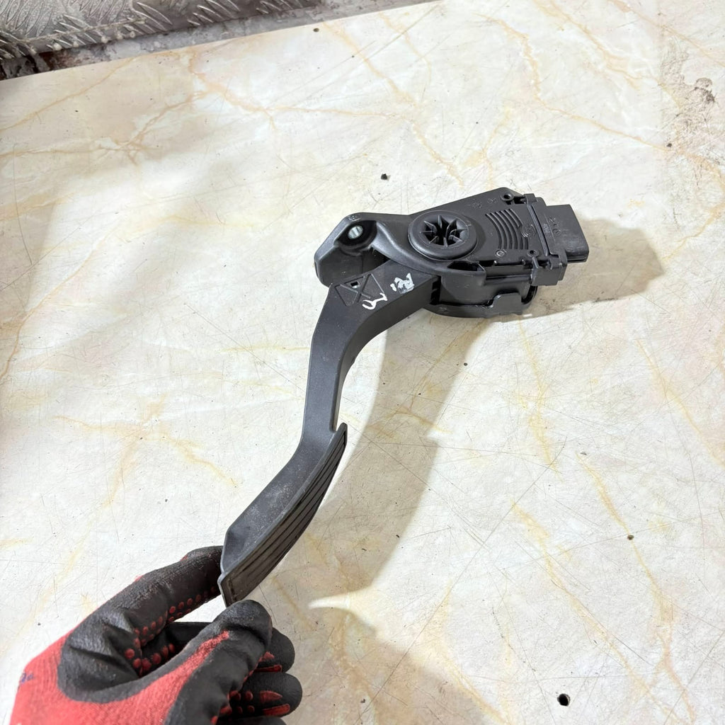 Suzuki Alto HA25 2009-2014 Nissan Pixo 2009-2013 Accelerator Pedal 49400-68K40