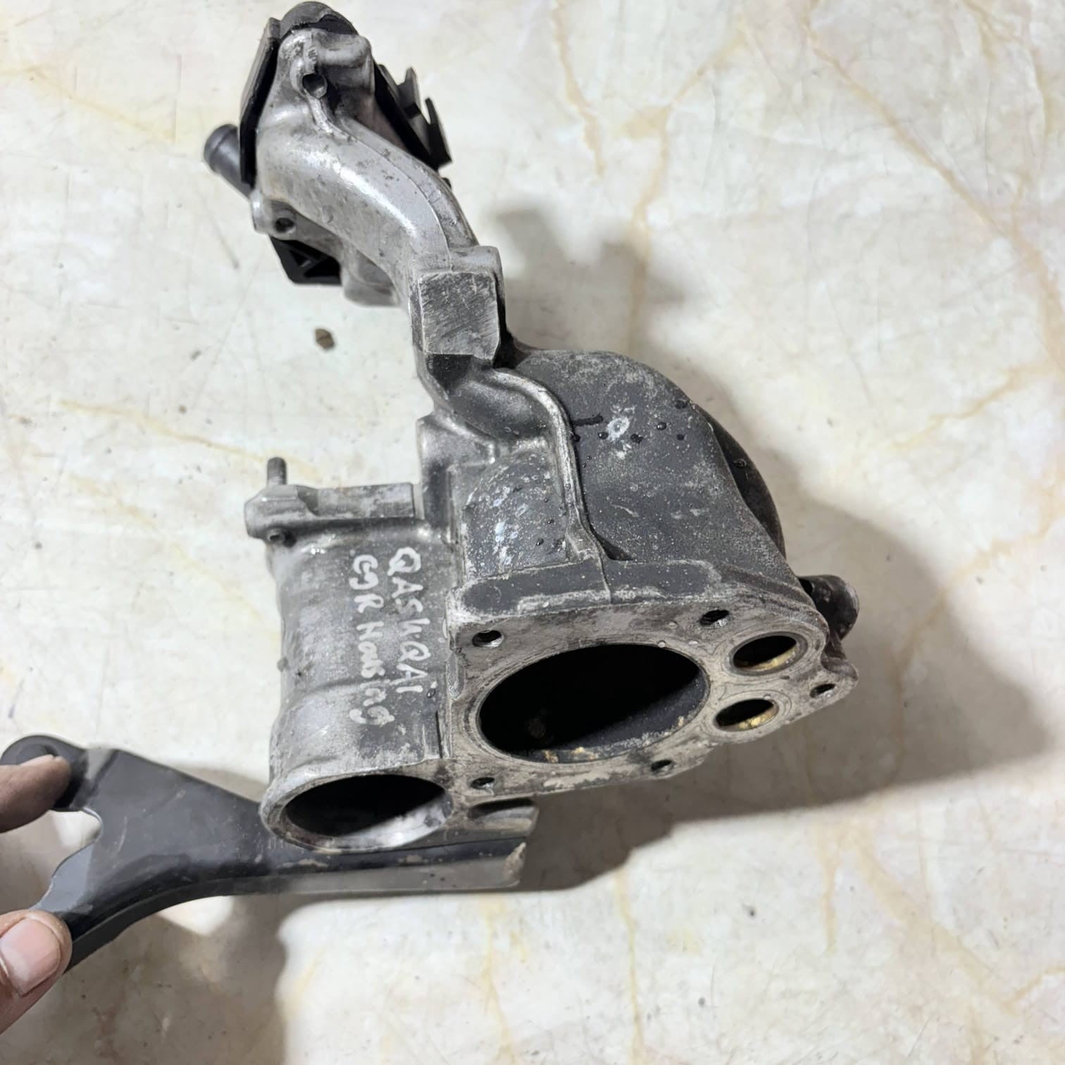 NISSAN QASHQAI TEKNA 1.5 DCI EGR VALVE COOLER HOUSING BRACKET FLANG 3-52301