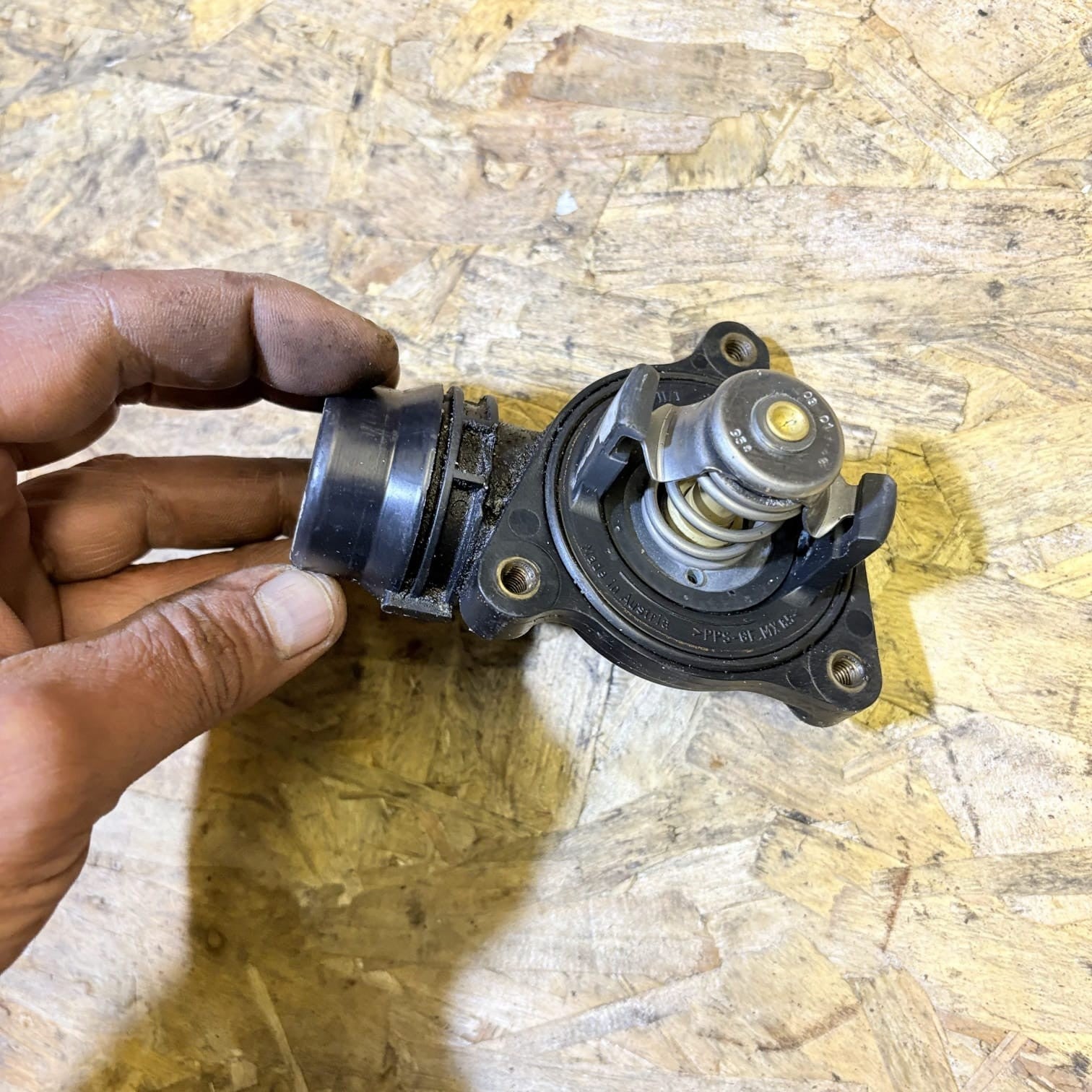BMW E46 E81 E87 LCI E90 LCI N46 Thermostat And Housing 7500597 E001952