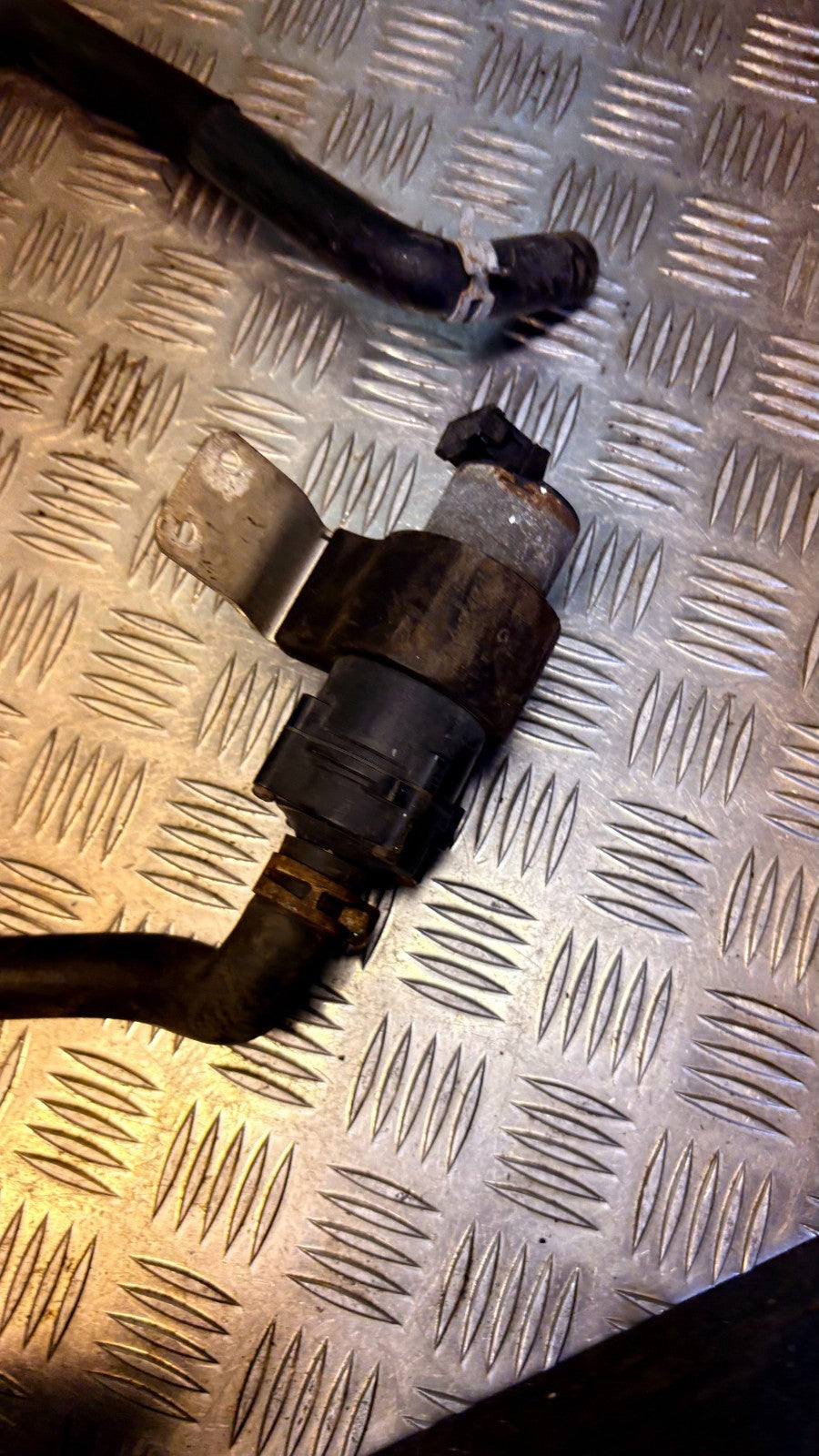 2004-2008 Chrysler Crossfire Auxiliary Water Pump