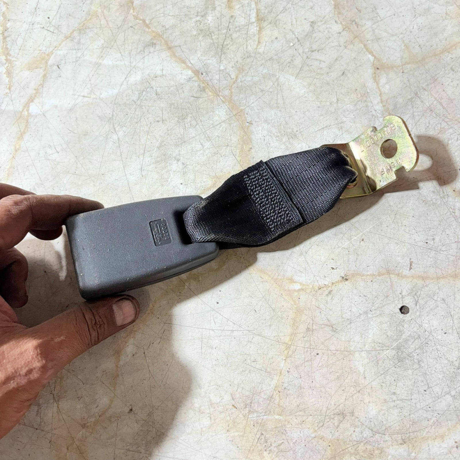 B2000 Seat Belt Holder (Seat belt Buckle) Rear Left for Subaru 2005