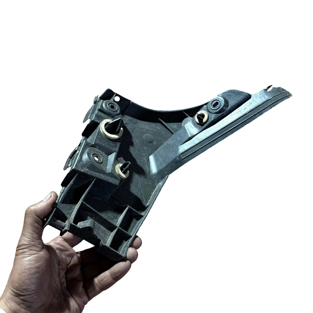 Renault Clio MK3 05-12 Rear Left Side Bumper Mounting Bracket 8200280041