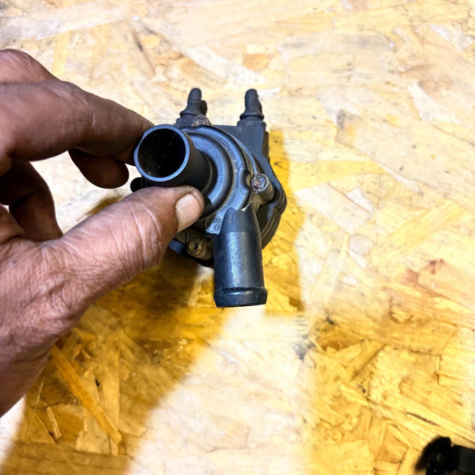 Porsche Cayennel Auxiliary Water Pump 2008