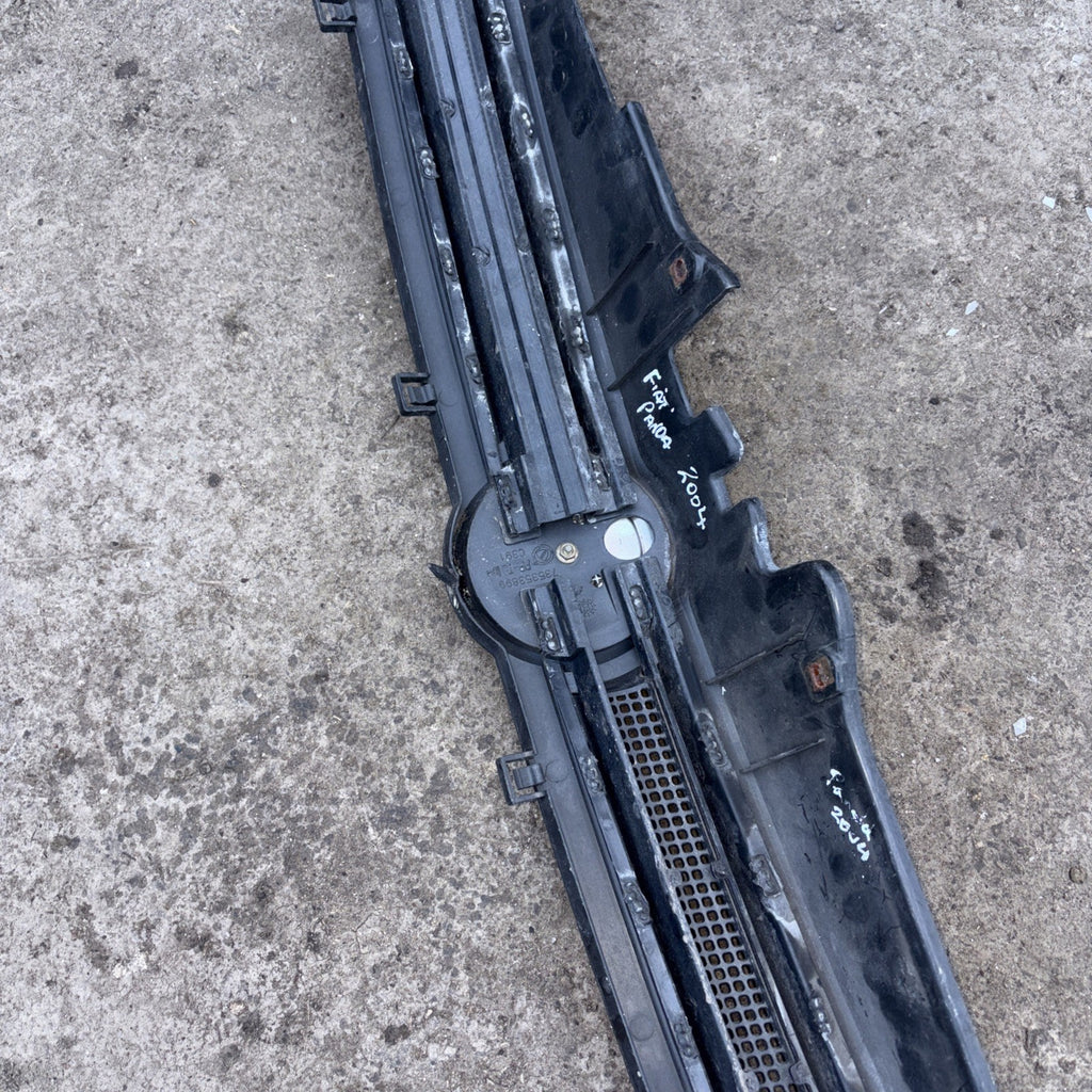 FIAT PANDA Mk2 FRONT BUMPER UPPER GRILL WITH CHROME 735353899 2003-2011