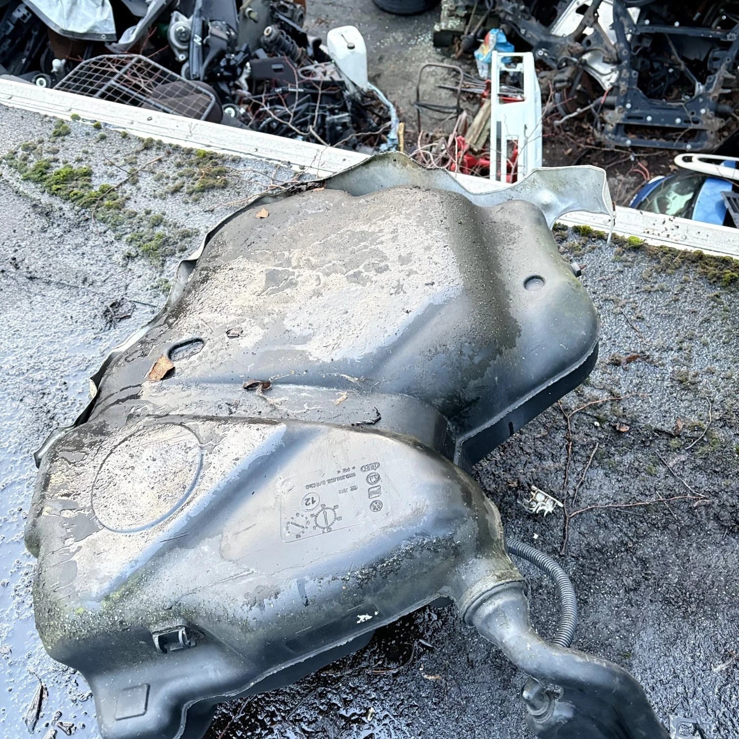 SKODA YETI FUEL TANK PETROL 1K0201085 QR