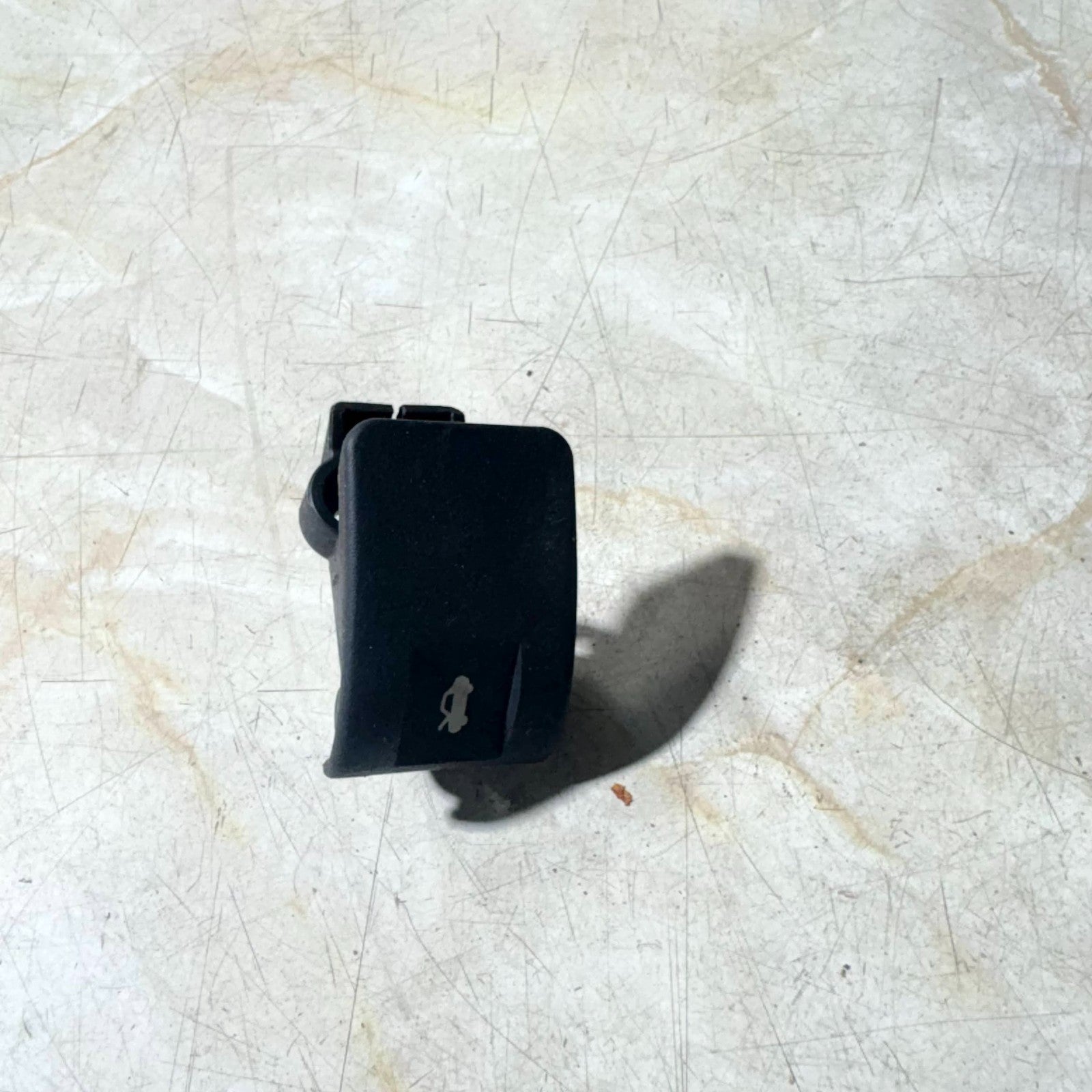 DODGE 2006 BONNET RELEASE SWITCH
