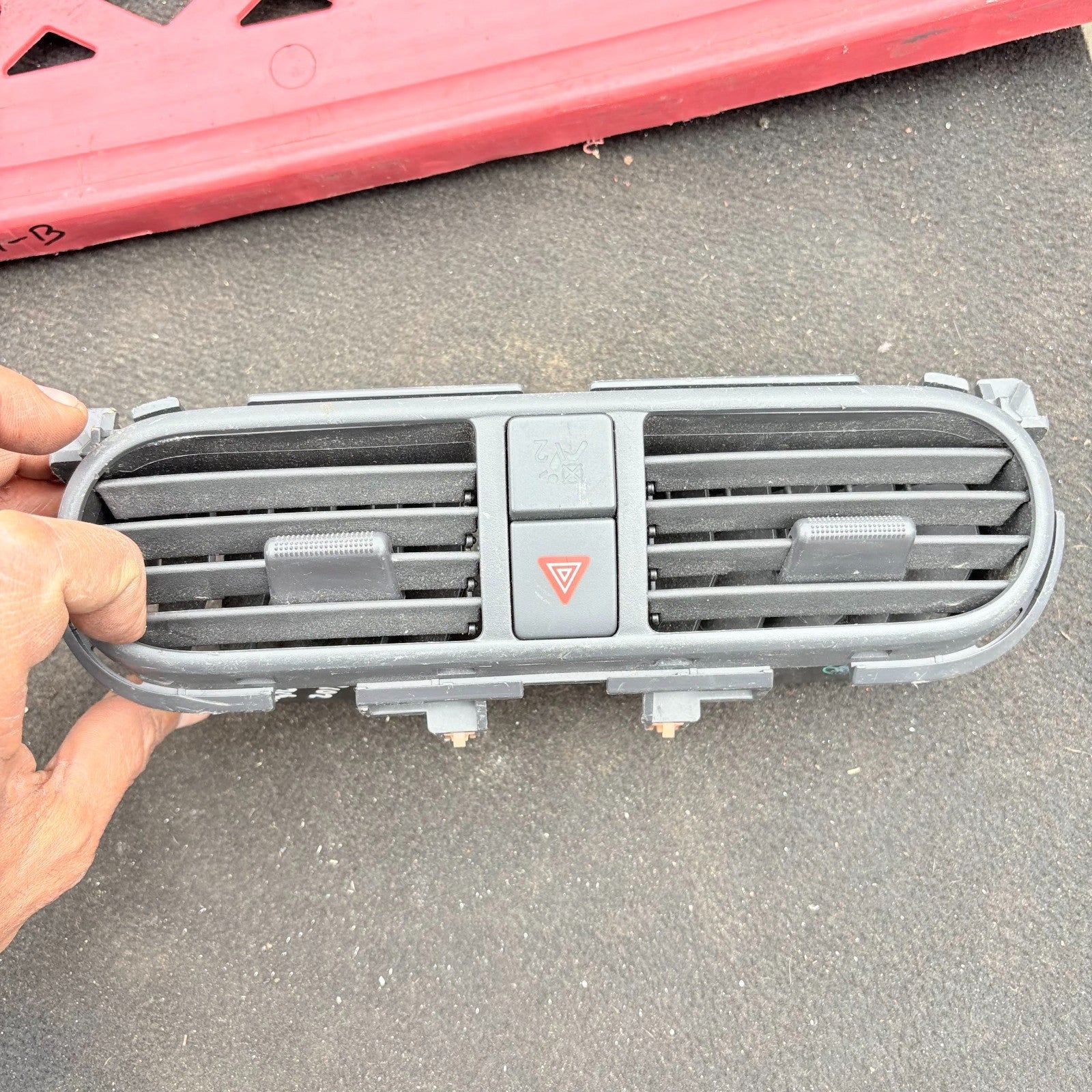 Vauxhall Agila B 2008-2014 Centre Dash Air Vent Hazard Switch 73841-51K0
