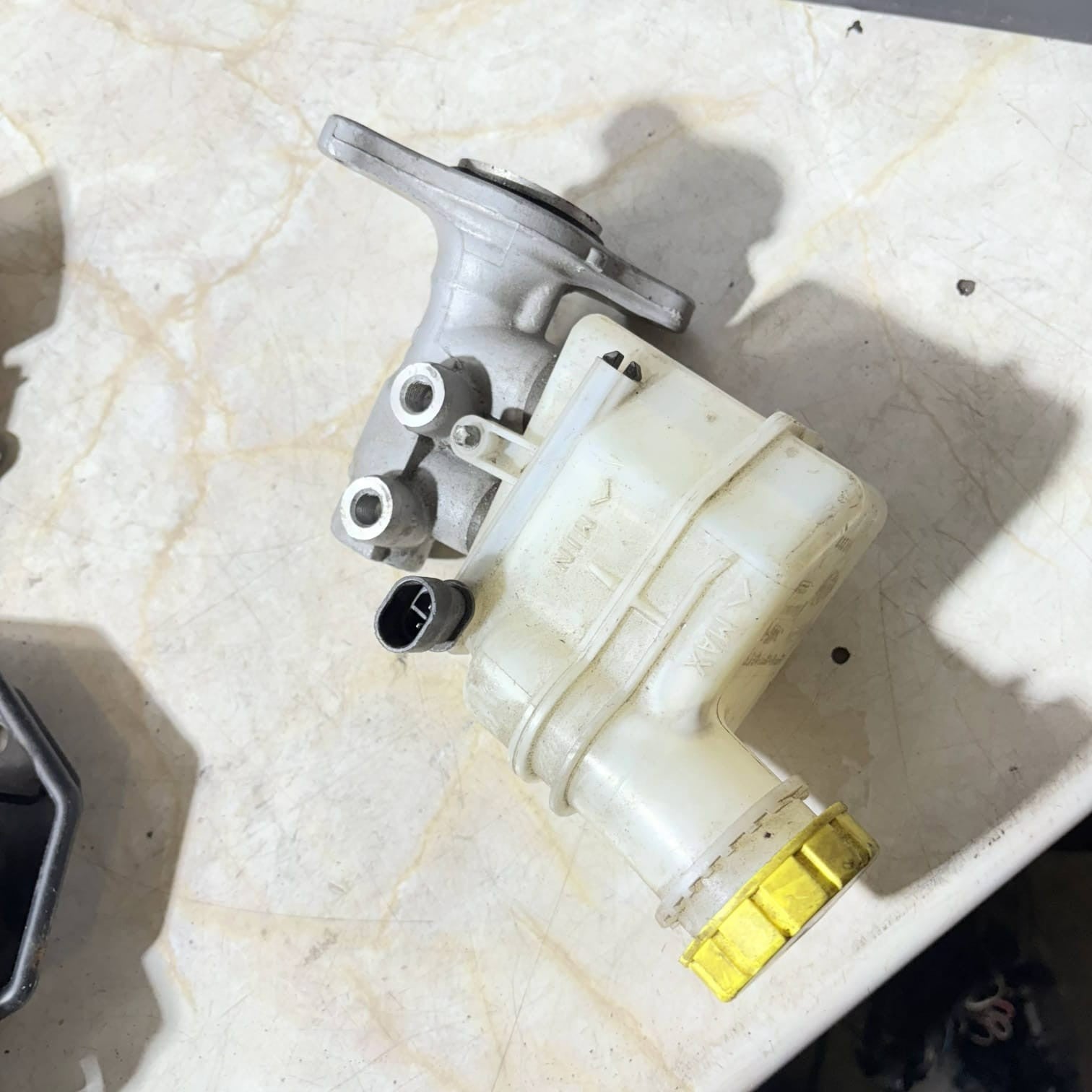Ford Ka 1.2 RU8 Mk2 2008-2016 Brake Master Cylinder Reservoir 32069666 34069666