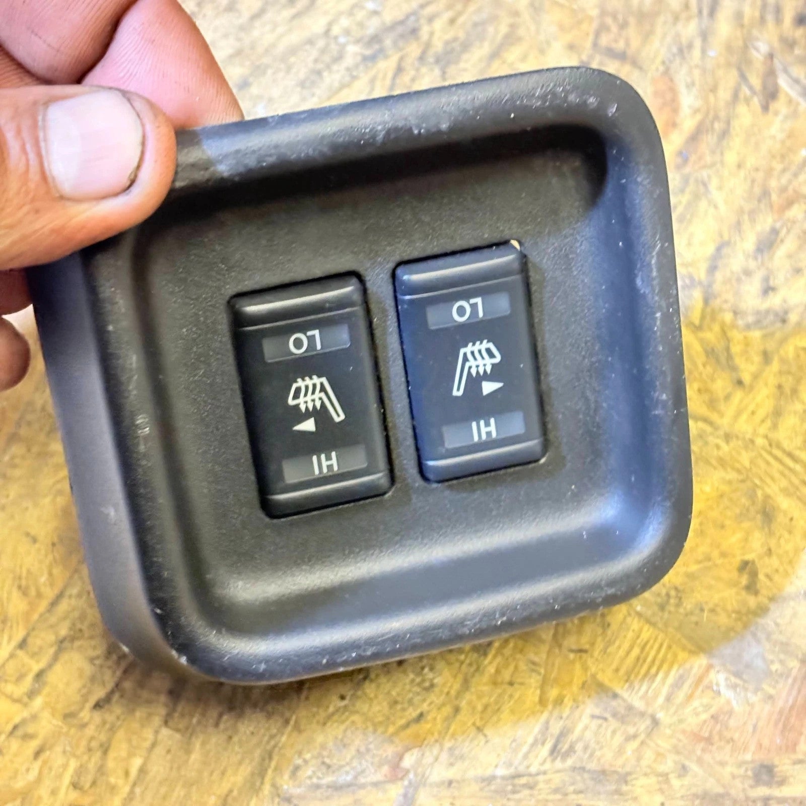Nissan Juke F15 Heated Seat Switch Set HI/LO Centre Console Panel 2011-2017