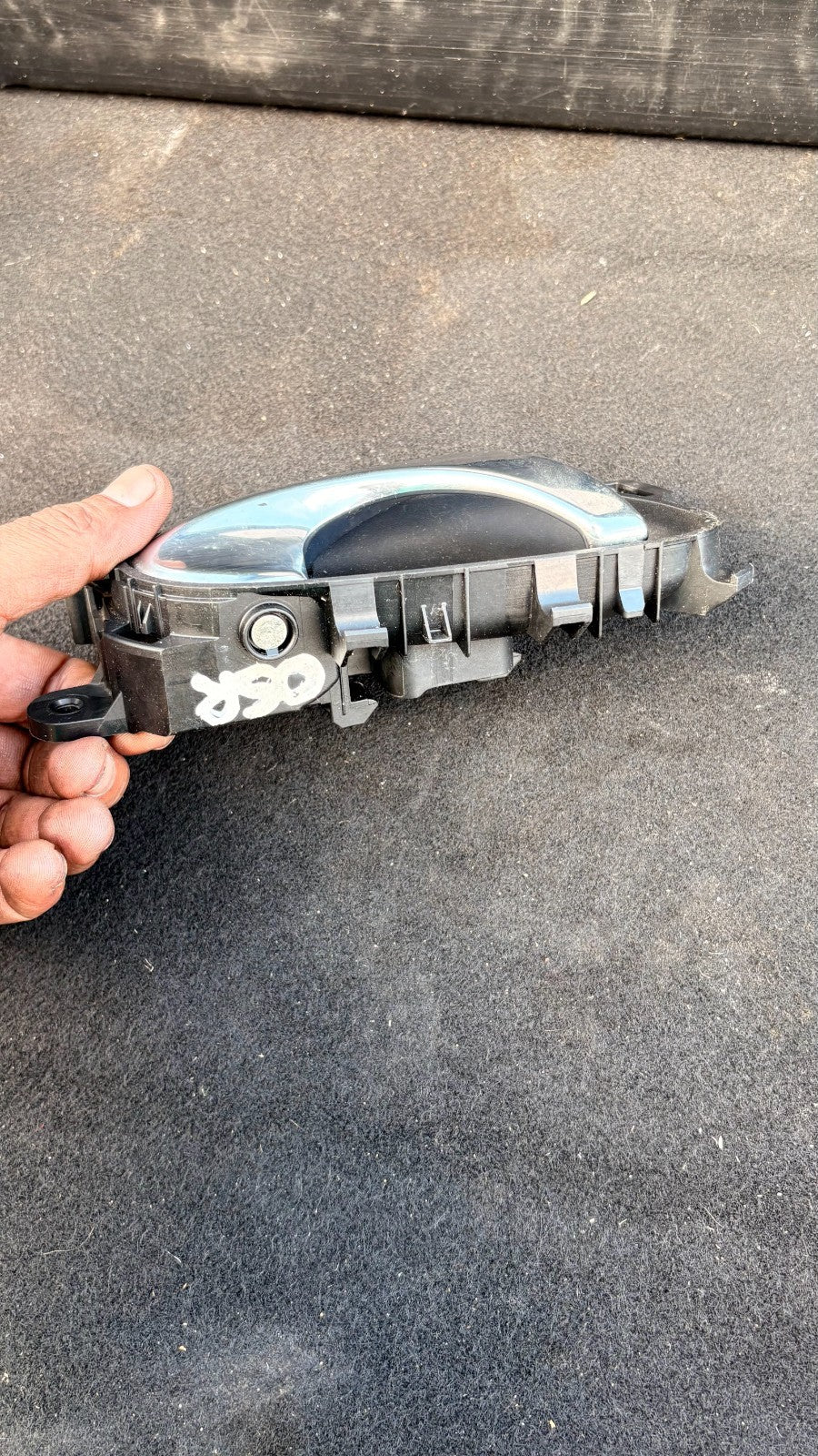 NISSAN QASHQAI J11 2015 INTERIOR DOOR HANDLE REAR RIGHT DRIVER SIDE 80670-4EA0A