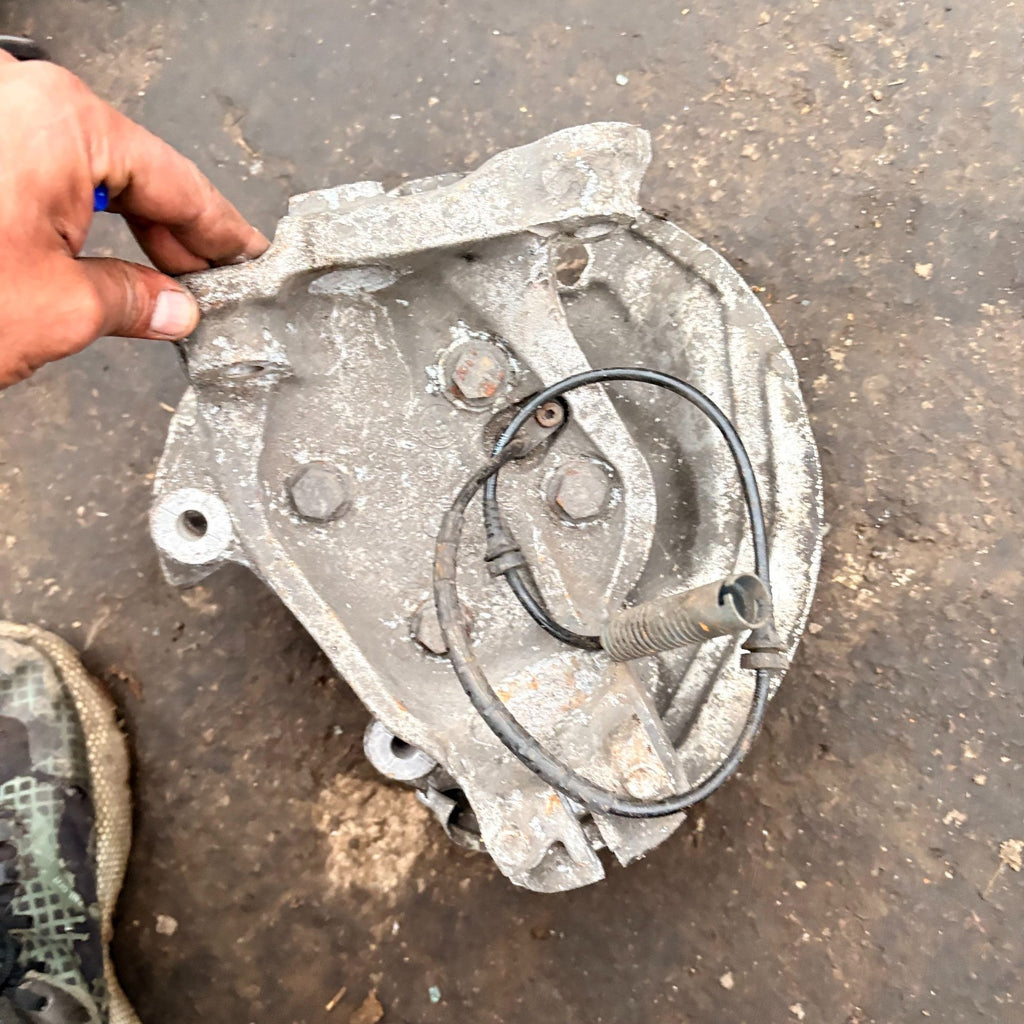 BMW 2005 DRIVER SIDE FRONT HUB WHEEL BEARING