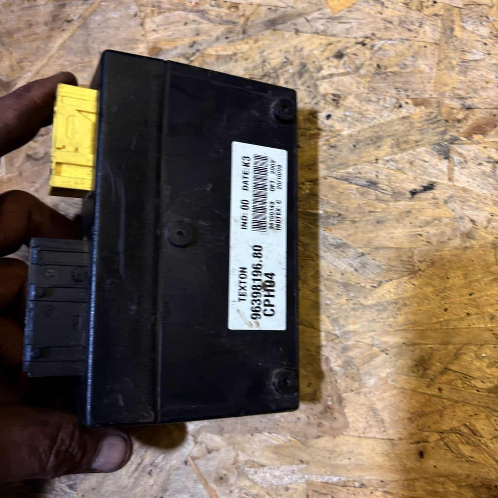 PEUGEOT CITROEN FIAT SCUDO DISPATCH COMFORT CONVENIENCE MODULE 96398196.80 OSF