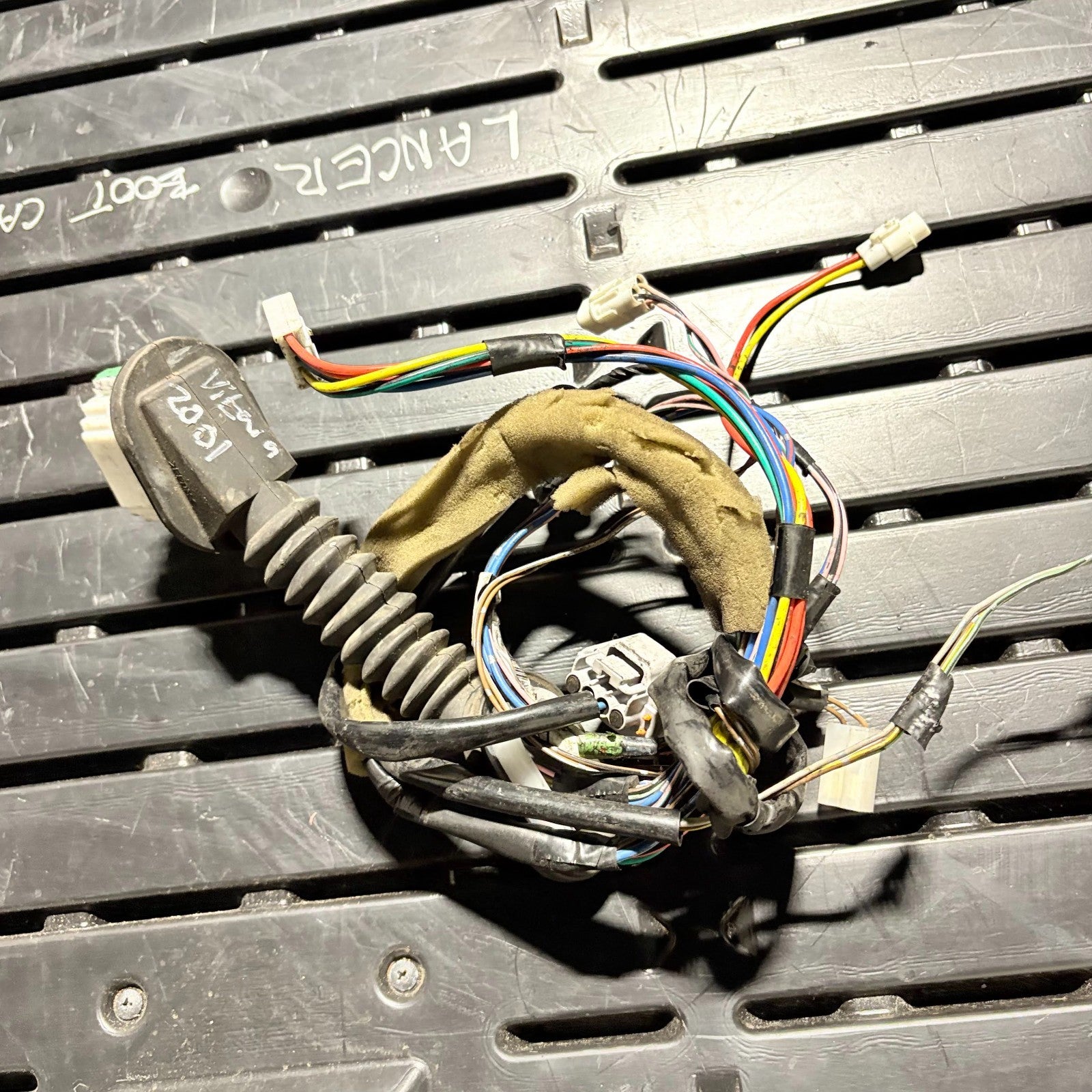 SUZUKI VITARA DOOR WIRING LOOM PASSENGER FRONT LEFT SIDE 1998-2004