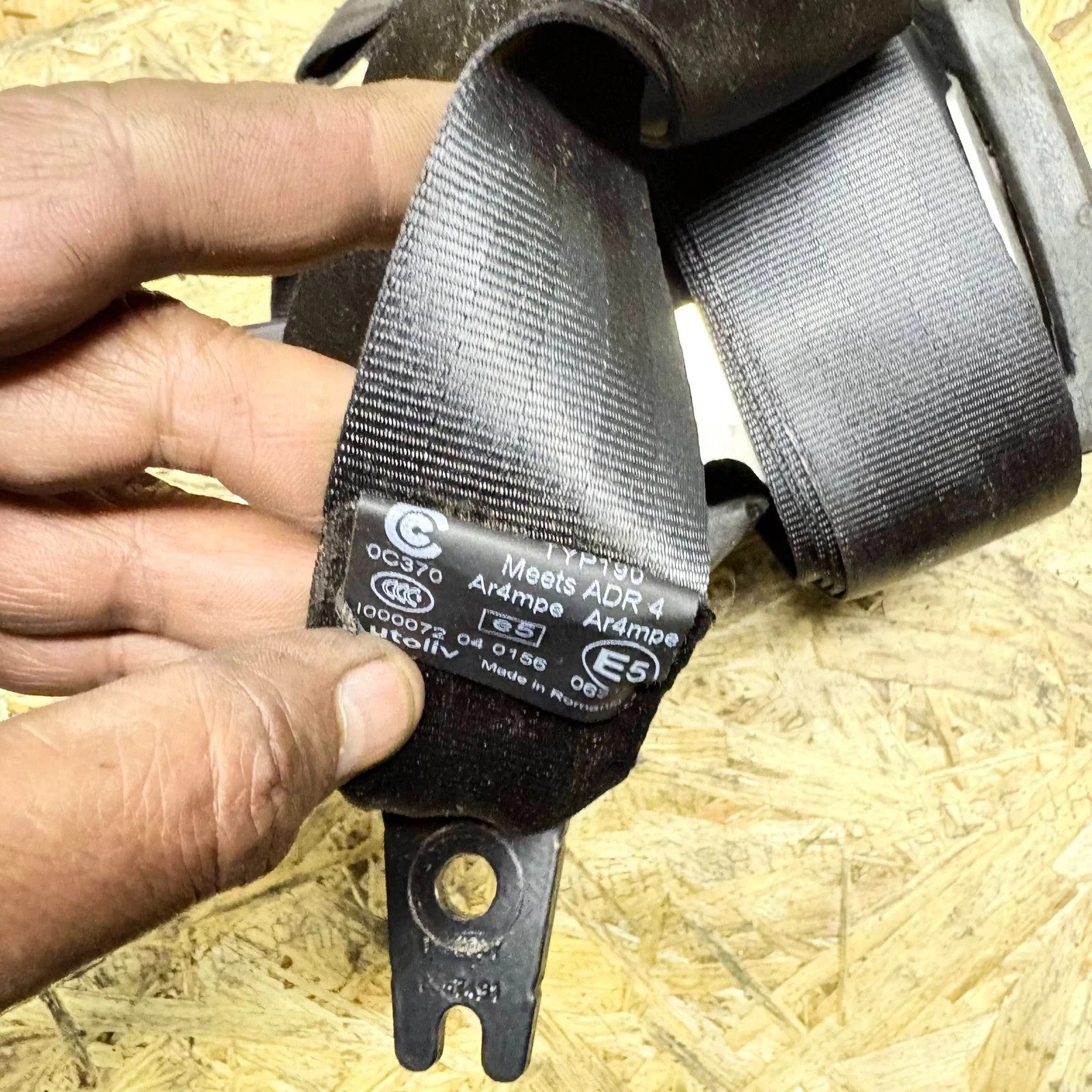 31292072 VOLVO V40 2012-2019 NSR Rear Left Passenger Seat Belt 5 Door