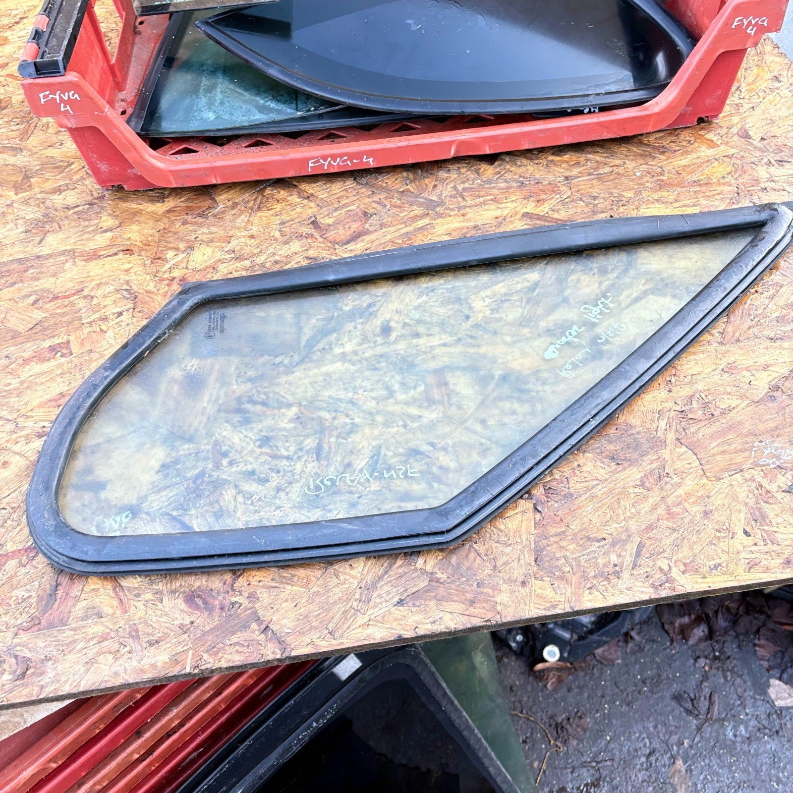 CITROEN RELAY QUARTER WINDOW PASSENGER FRONT GLASS 93~06