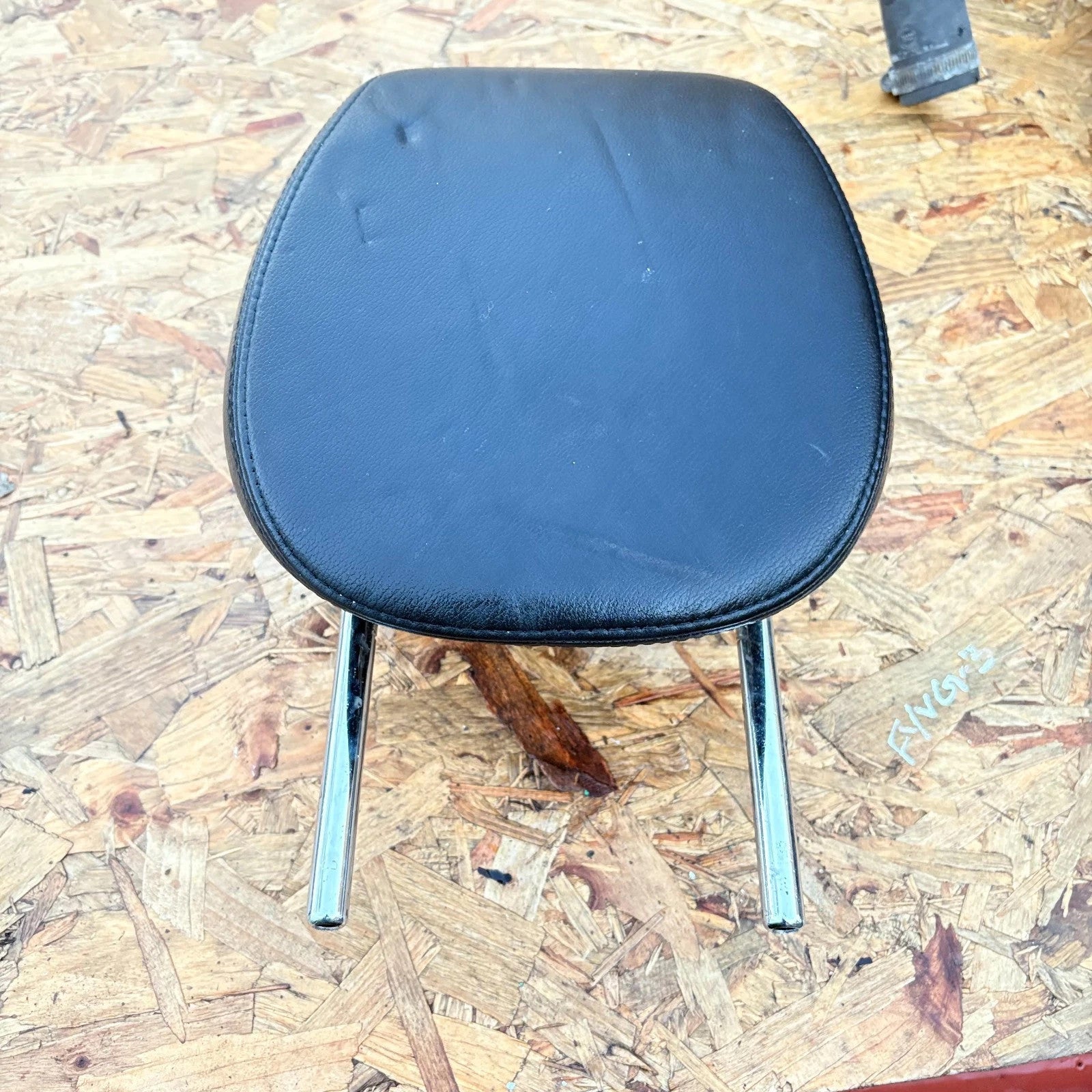 Porsche Cayenne 955/957 Front Left Passenger Seat Headrest 20032010