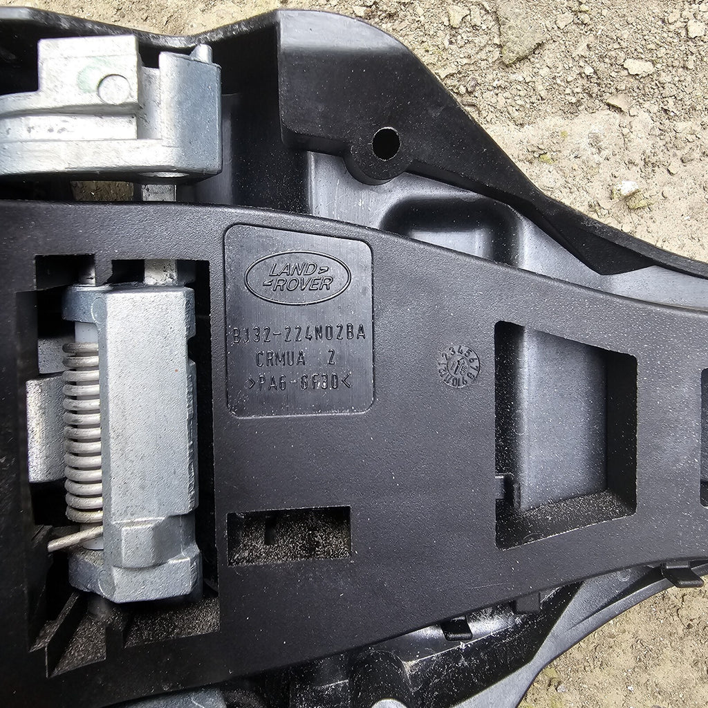 LANDROVER DISCOVERY 5 Door Handle Drivers Front Bracket L462 FK72224A80AA