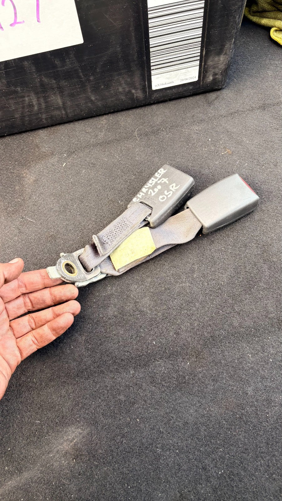 Chrysler 2007 Twin Seat Belt Buckle Rear Right Side 2021686