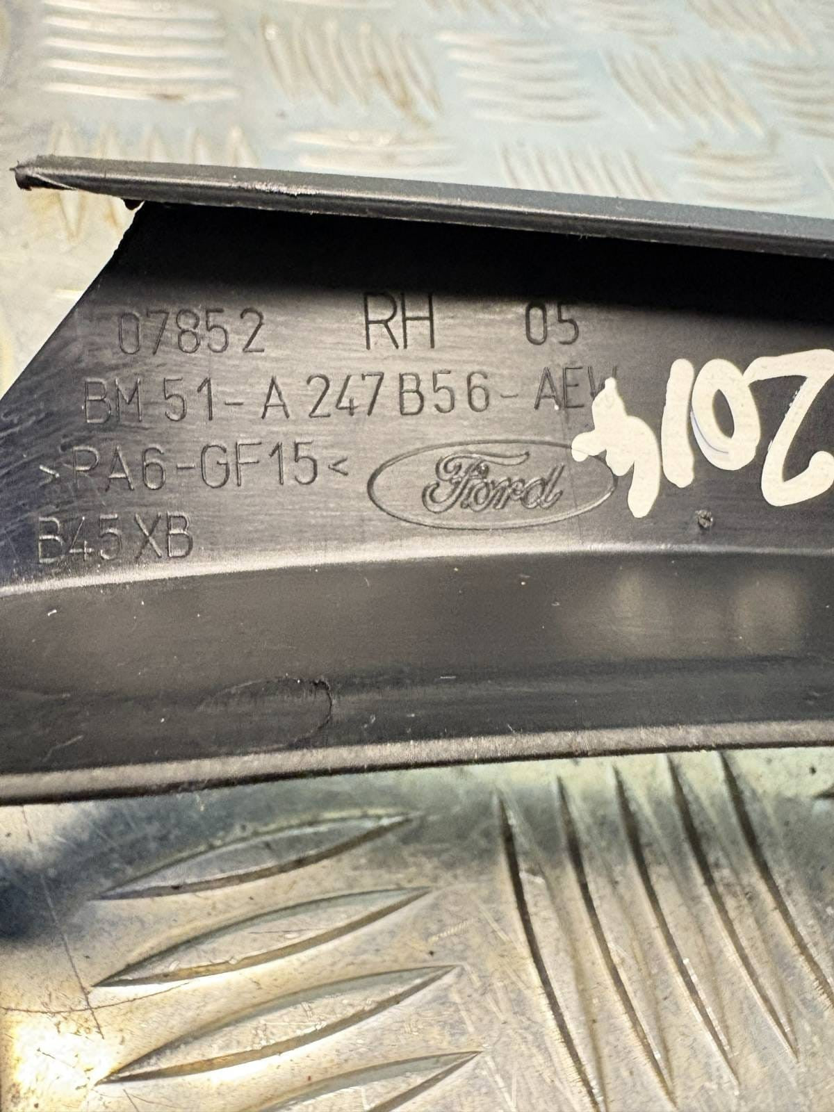 FORD FOCUS MK3 WINDOW TRIM PANEL REAR RIGHT DOOR BM51-A247B56-AEW 2014
