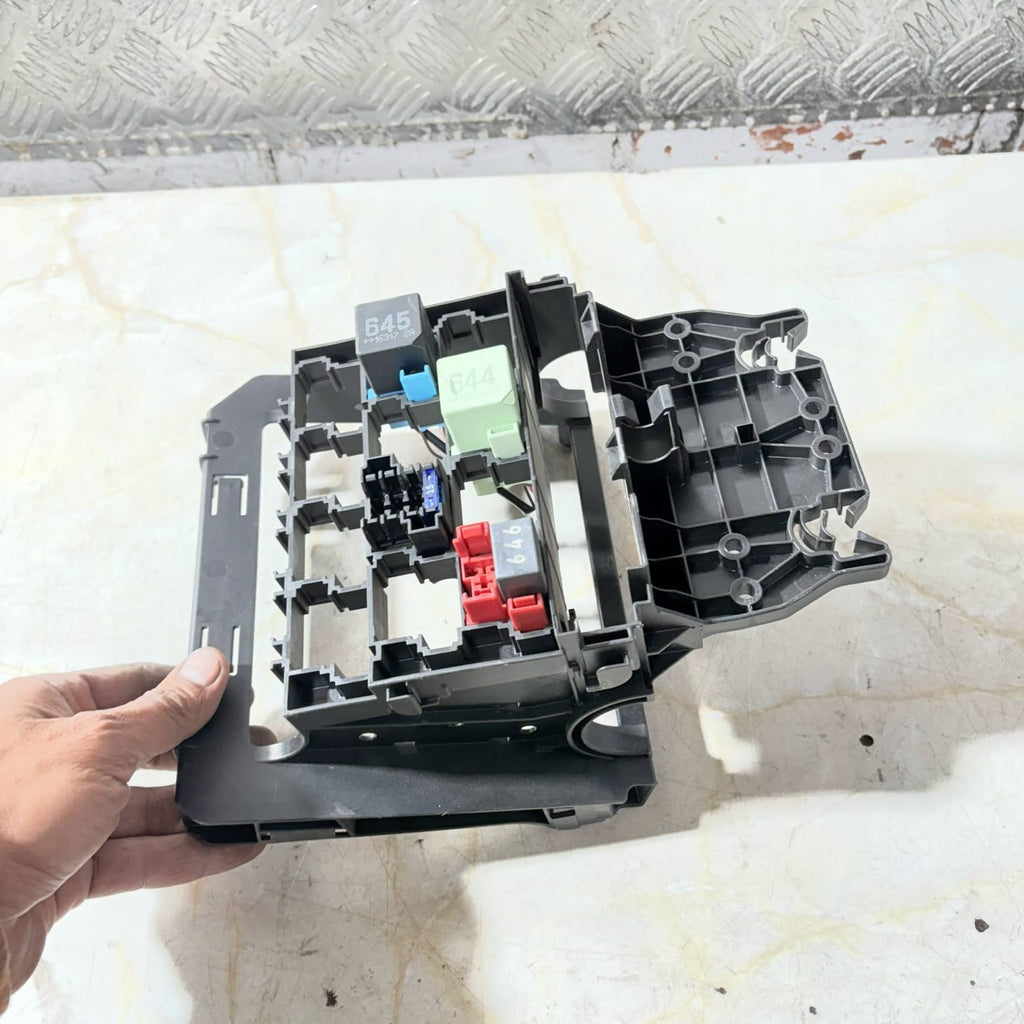 SEAT Ibiza 6J Mk4 2016-2017 Fuse/Relay Box Mount Bracket 6C0907371A