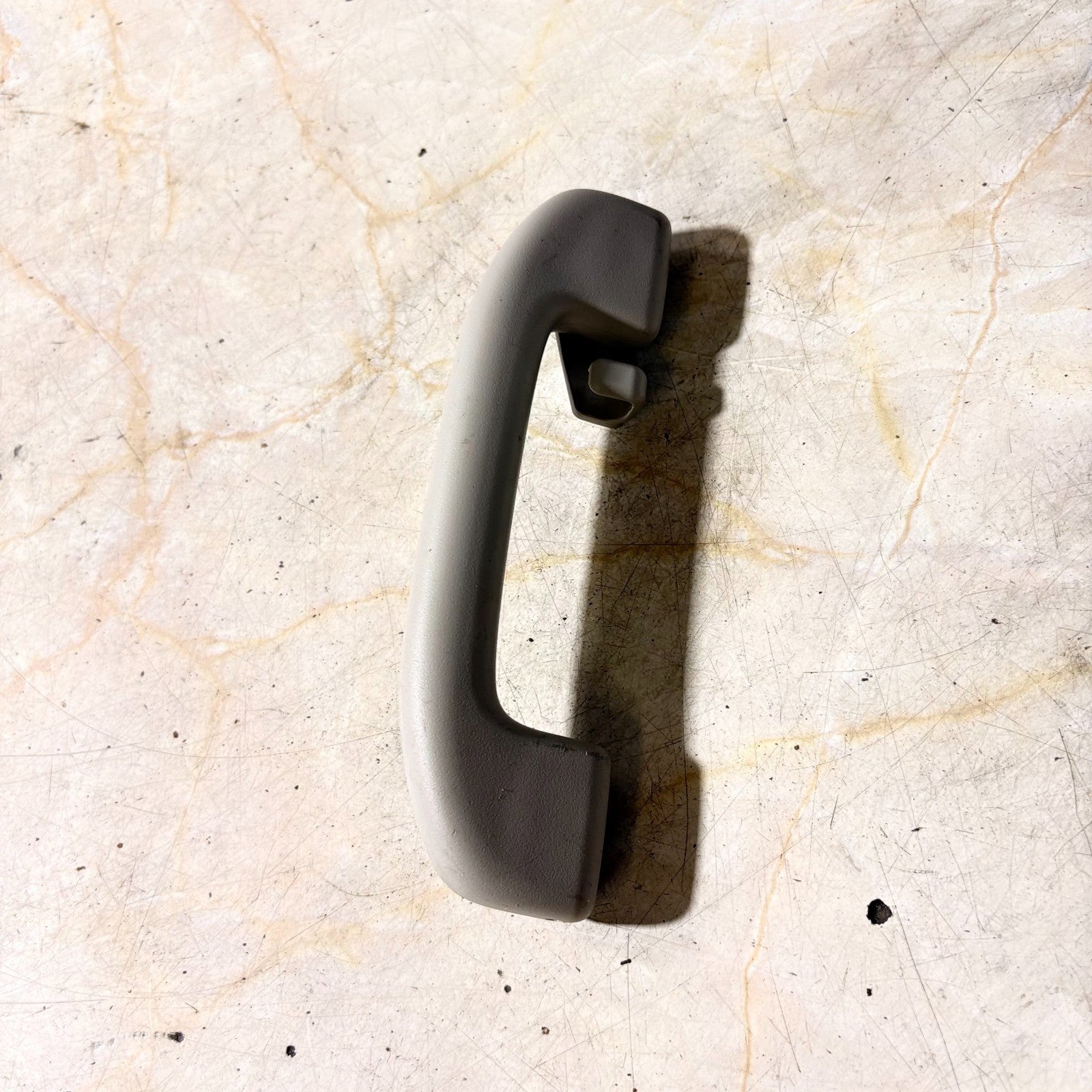 NISSAN QASHQAI J11 INTERIOR ROOF GRAB HANDLE REAR LEFT PASSENGER SIDE 2014-2021
