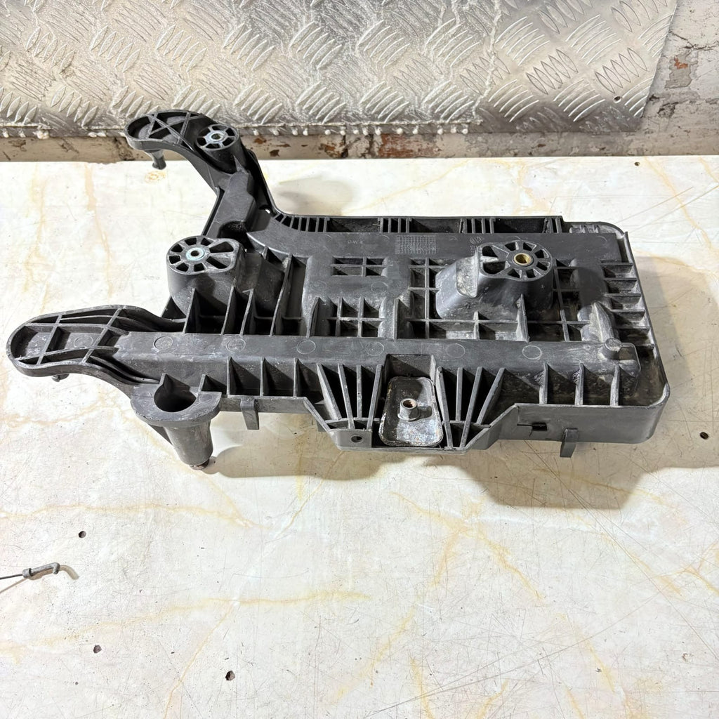 VOLKSWAGEN GOLF MK5 1K 2003-2008  2.0 BATTERY TRAY HOUSING 1K0915333C