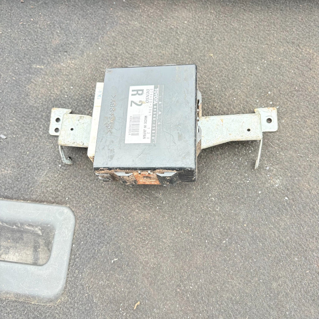 2005 TOYOTA DYNA 300 ABS Control Unit 89540-25010