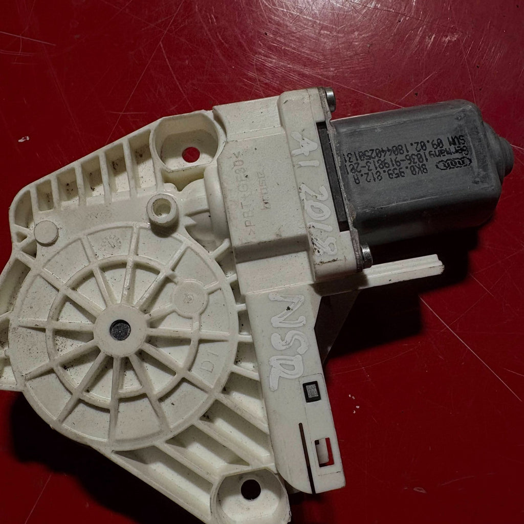 AUDI A1 2015-18 NEARSIDE LEFT REAR DOOR WINDOW MOTOR (5 DOOR) 8K0959812A