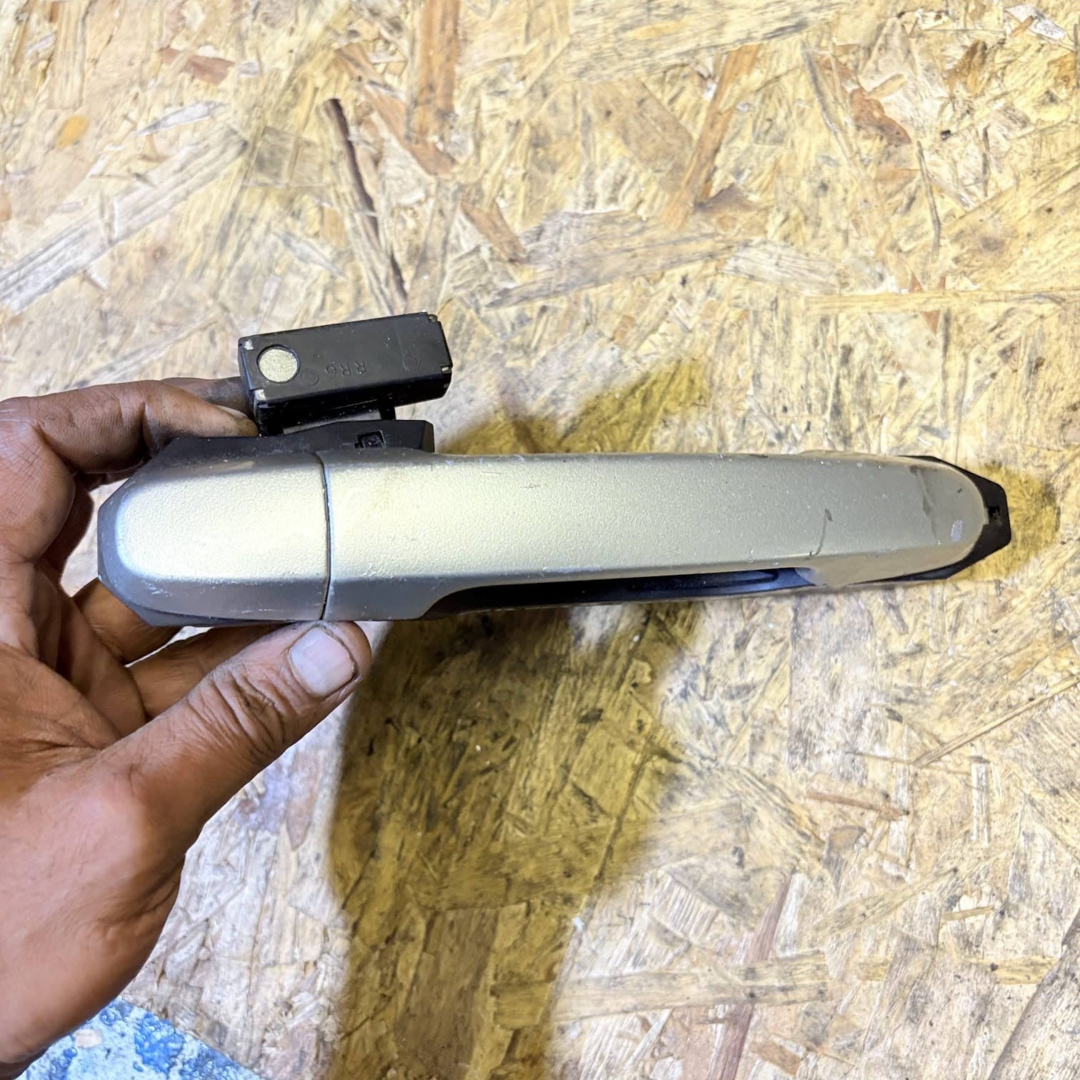 61160CA000V2 EXTERNAL HANDLE DRIVER REAR DOOR TOYOTA COROLLA 61160-CA000-TQ 2006
