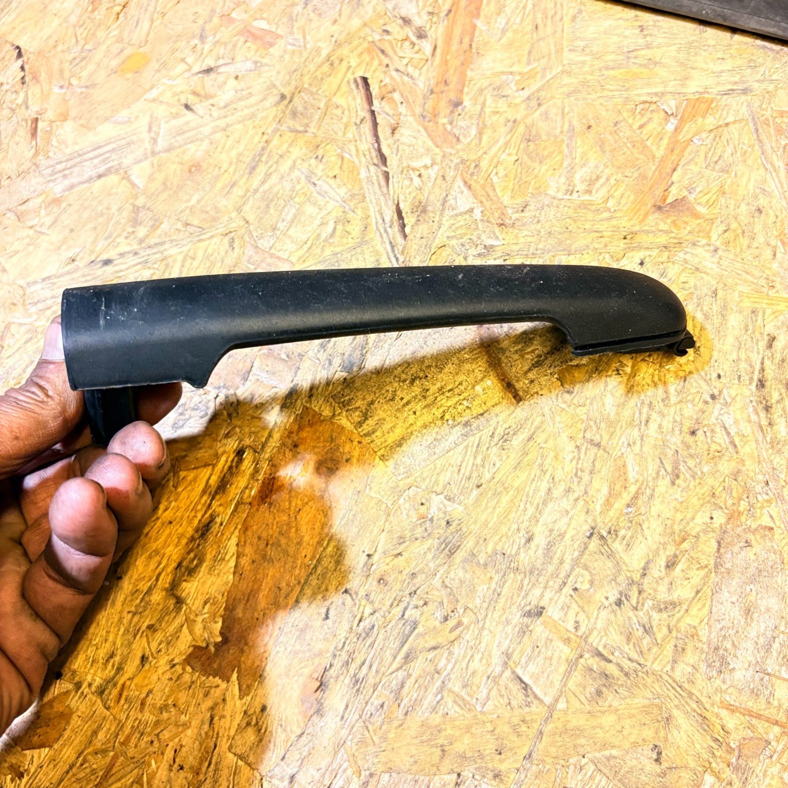 MERCEDES BENZ W639 VITO FRONT EXTERIOR DOOR HANDLE RIGHT SIDE 2002