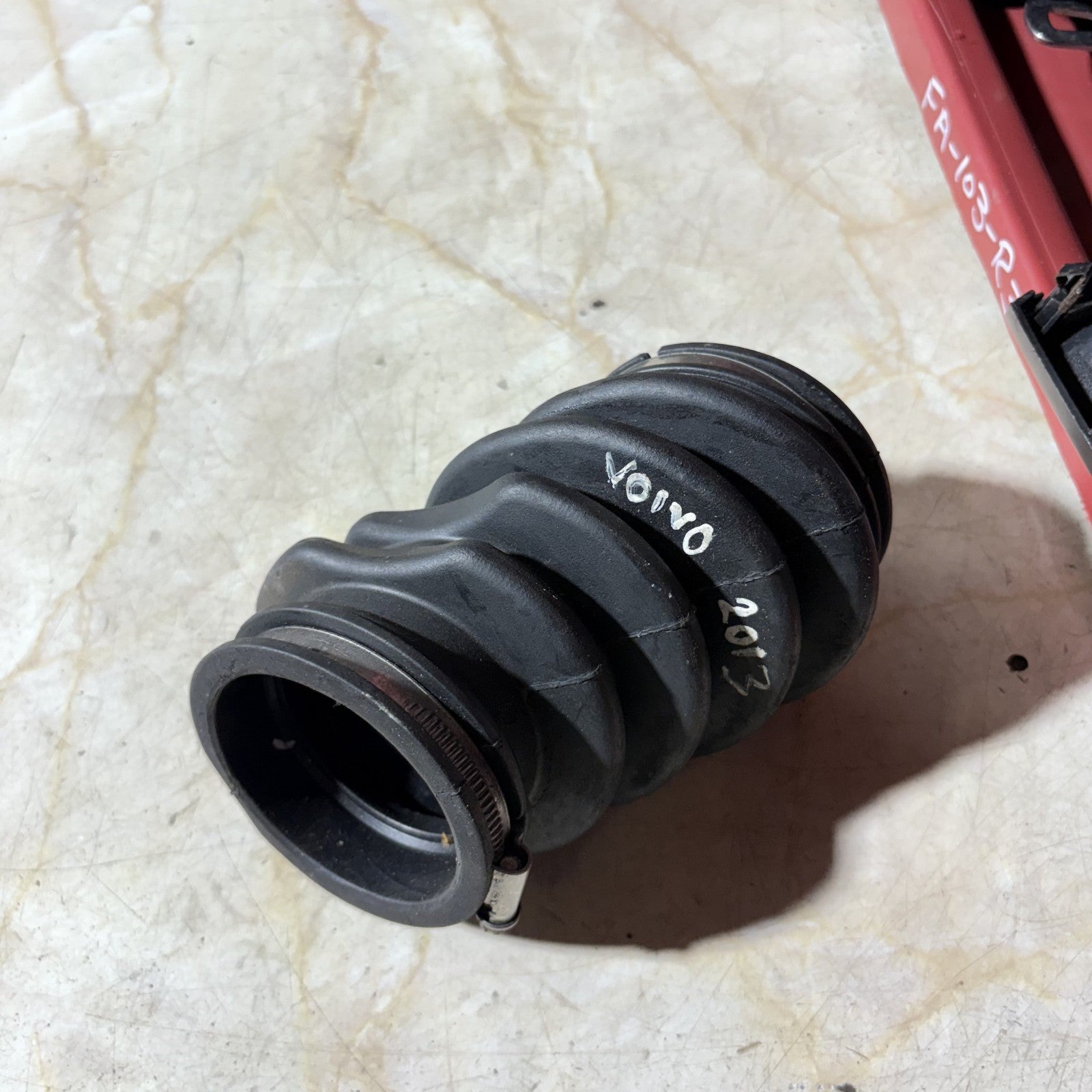 Volvo Turbo Inlet Air Intake Hose Pipe 2013-Rubber Coupler Bellows