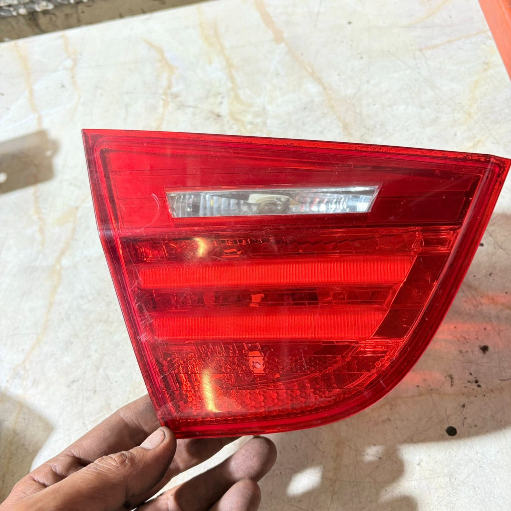 BMW 318 2010 LCI SALOON RIGHT DRIVER SIDE REAR INNER LIGHT 7.154.155