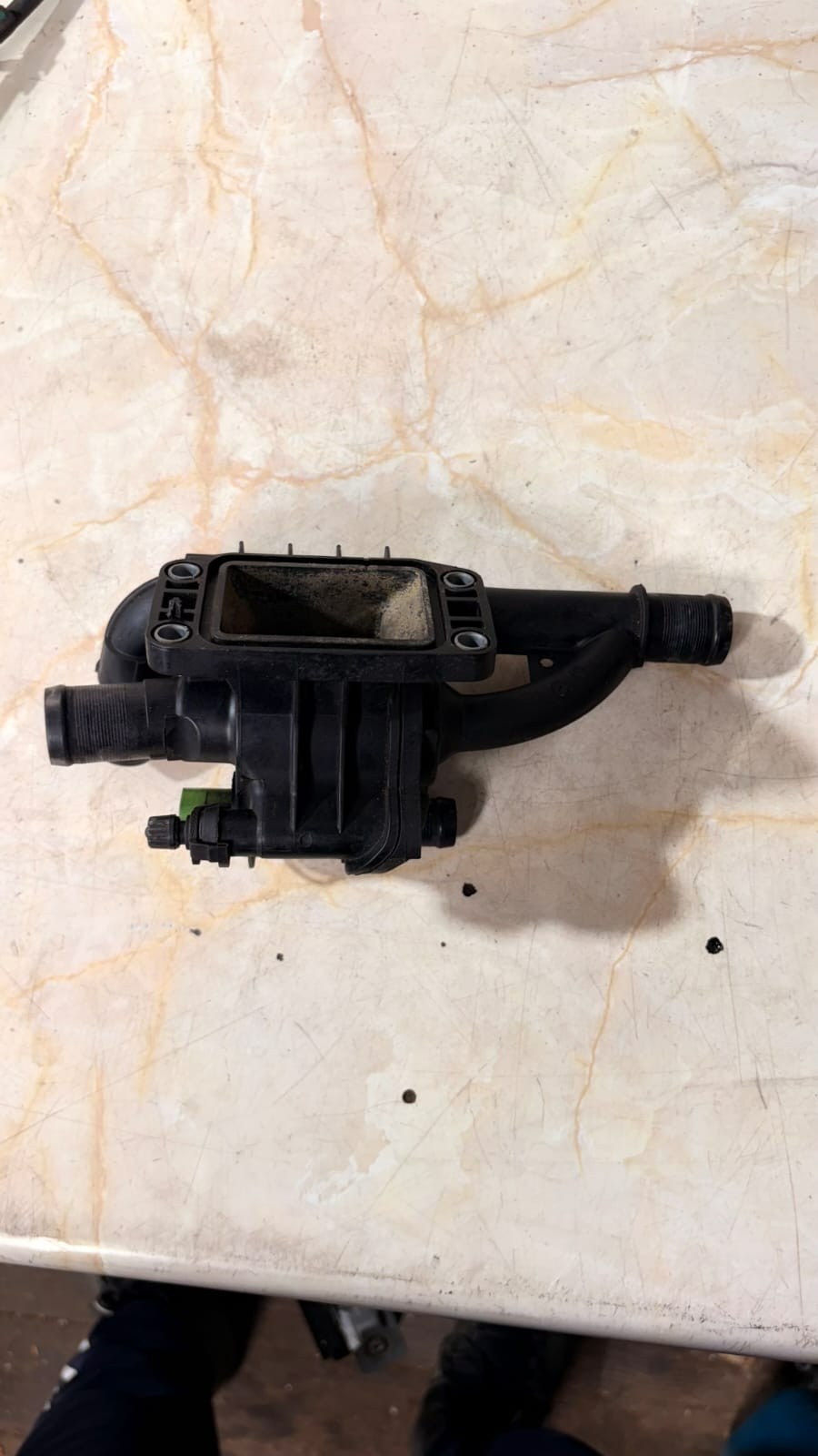 Ford Focus MK3 1.6 TDCI Thermostat Housing 9670253780 042652